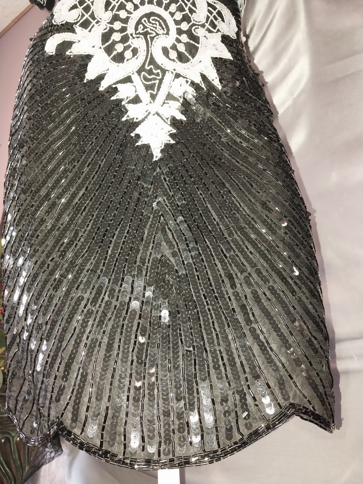 VTG GLAM DECO Sequins Beaded Mini Scalloped Dress Black White Silk Lined XS/P
