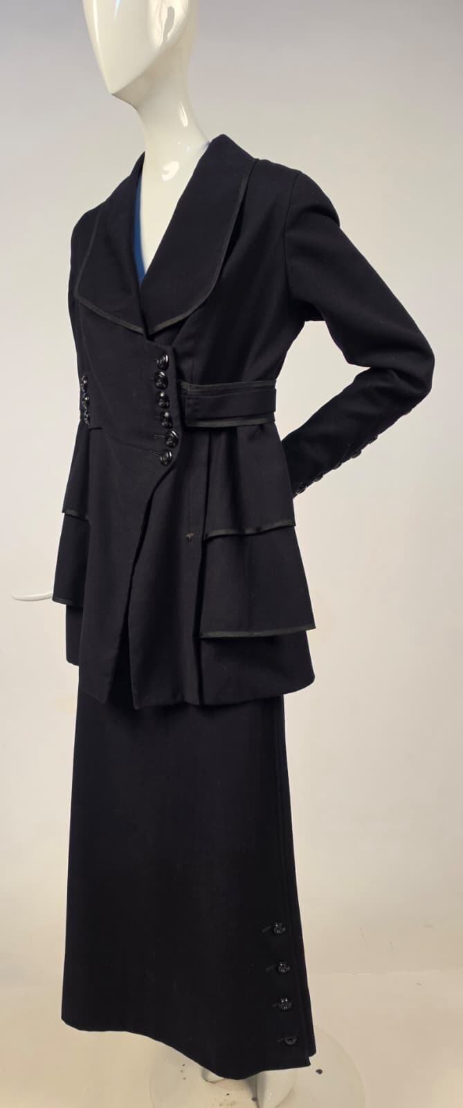 HIGH STYLE EDWARDIAN NAVY WOOL WALKING SUIT W BRAID DETAIL EDGING