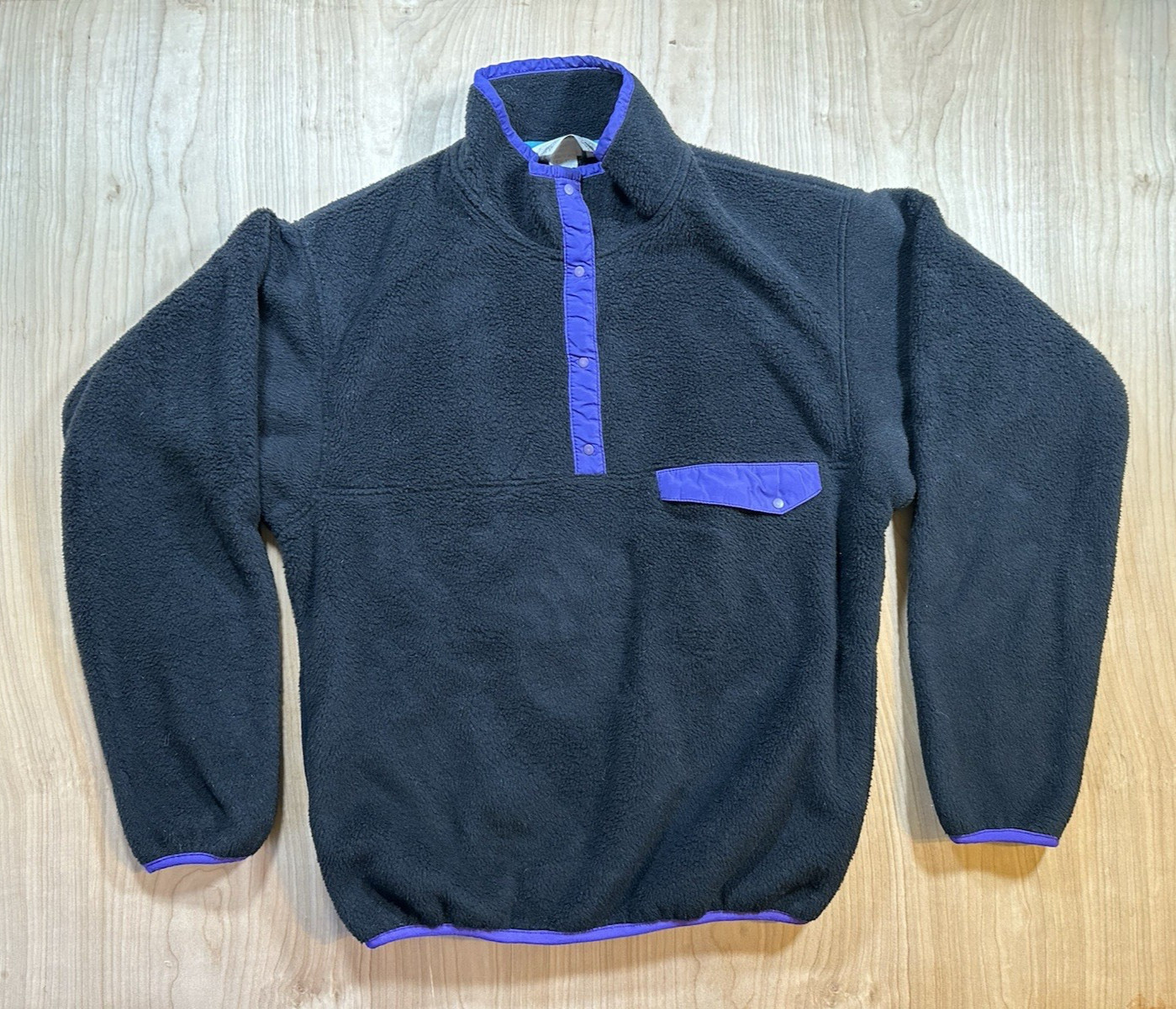 vintage 1980&rsquo;s EASTERN MOUNTAIN SPORTS fleece pullover BLACK womans purple MED