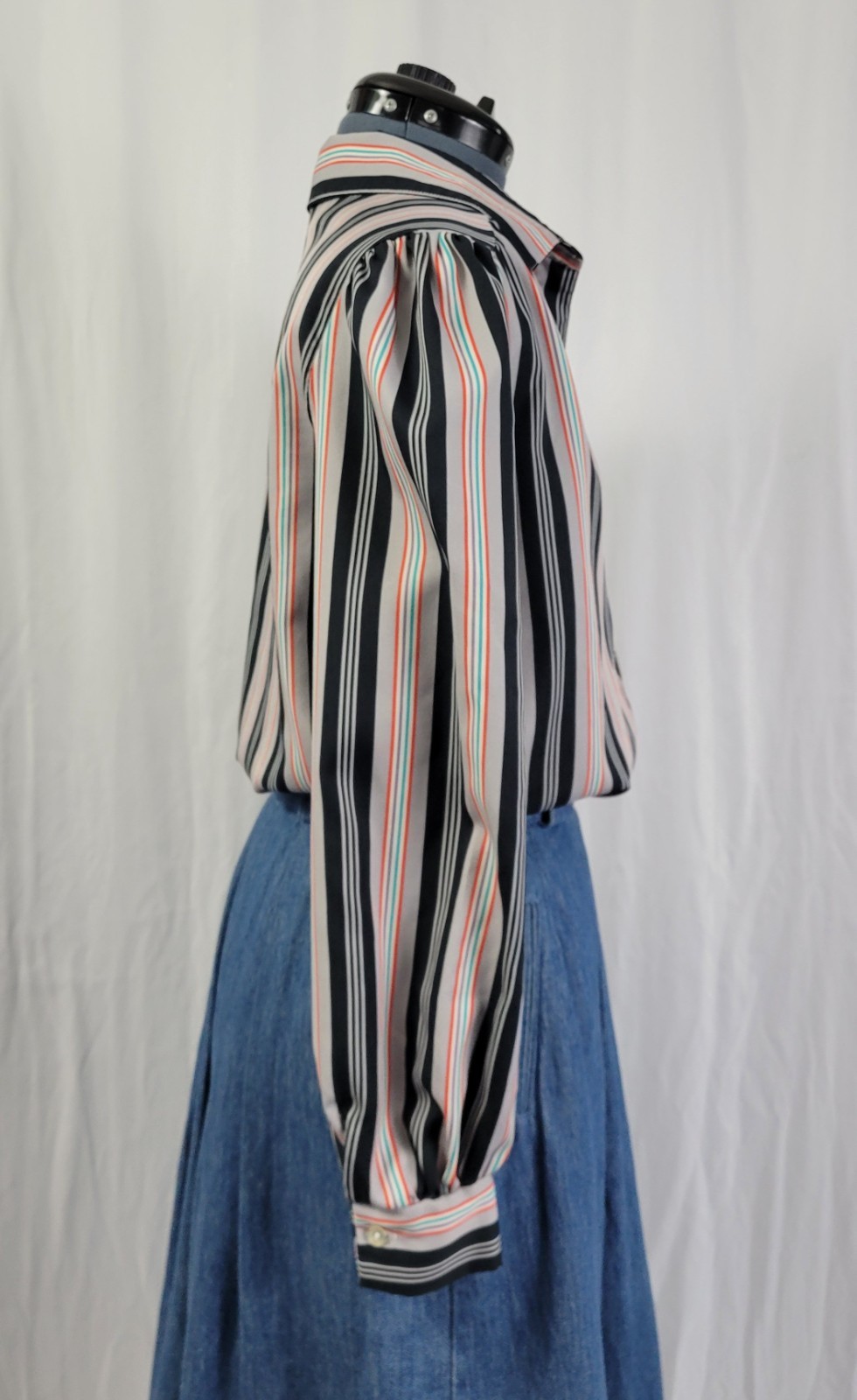 Vintage Grey & Black Striped Button Down Top w Red/Teal/Purple Accent Size 16