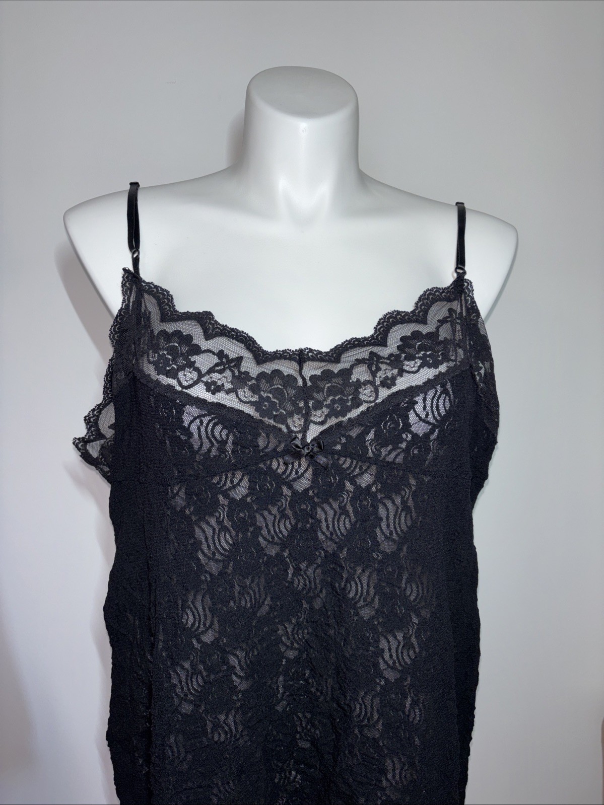 Vintage Mel-Lin 26/28 Full Figure Black Lace Chemise Slip Sheer USA Nightgown
