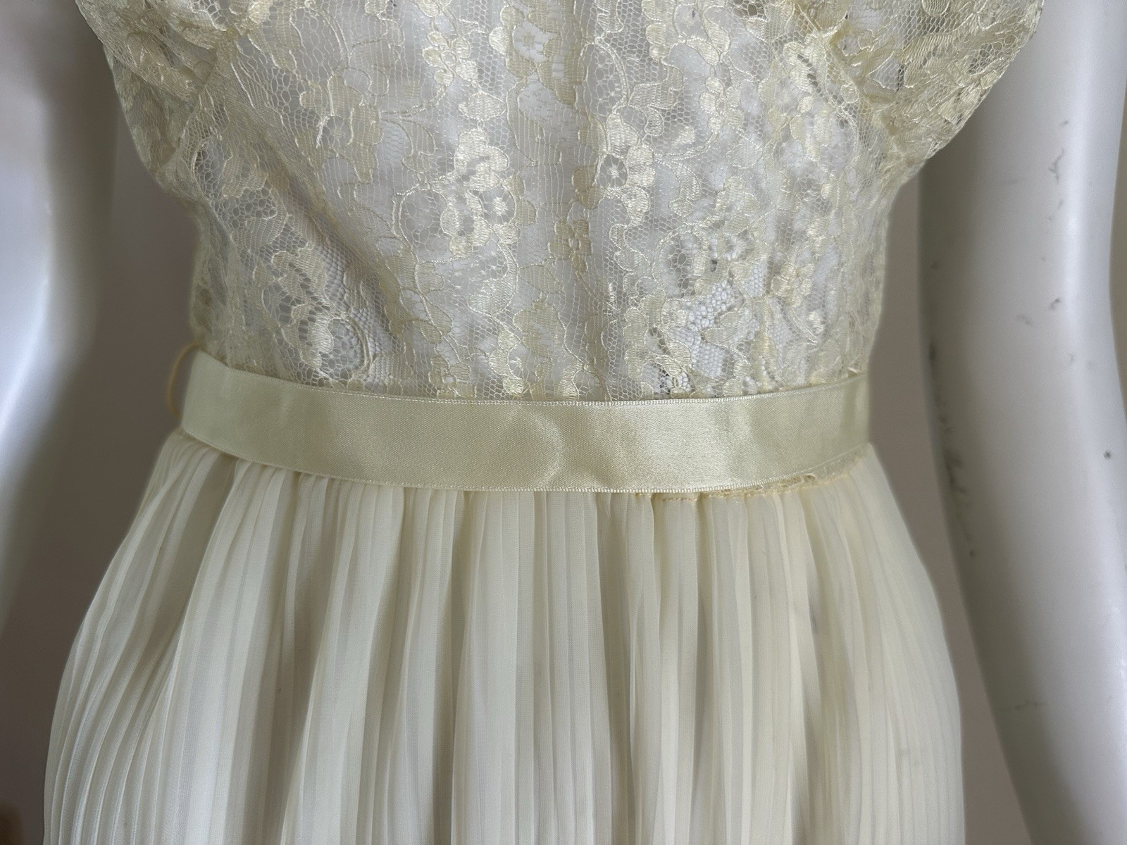 1970s Edwards Yellow Lace Nylon Gown Pleated Prairie Romantic Maxi Dress VTG