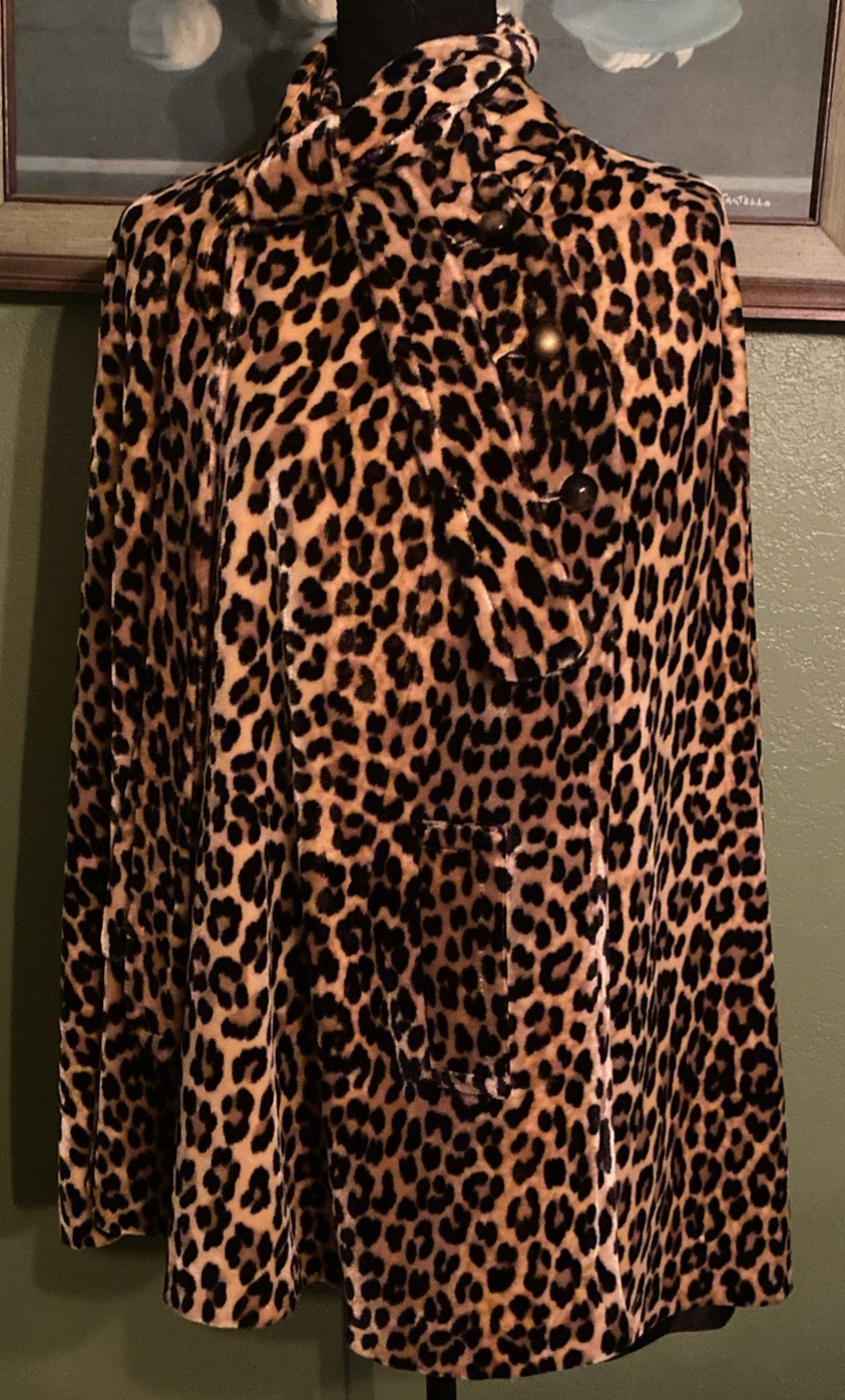 vintage 1960&rsquo;s LEOPARD faux fur CAPE jacket COAT Crushed Velvet Texture S