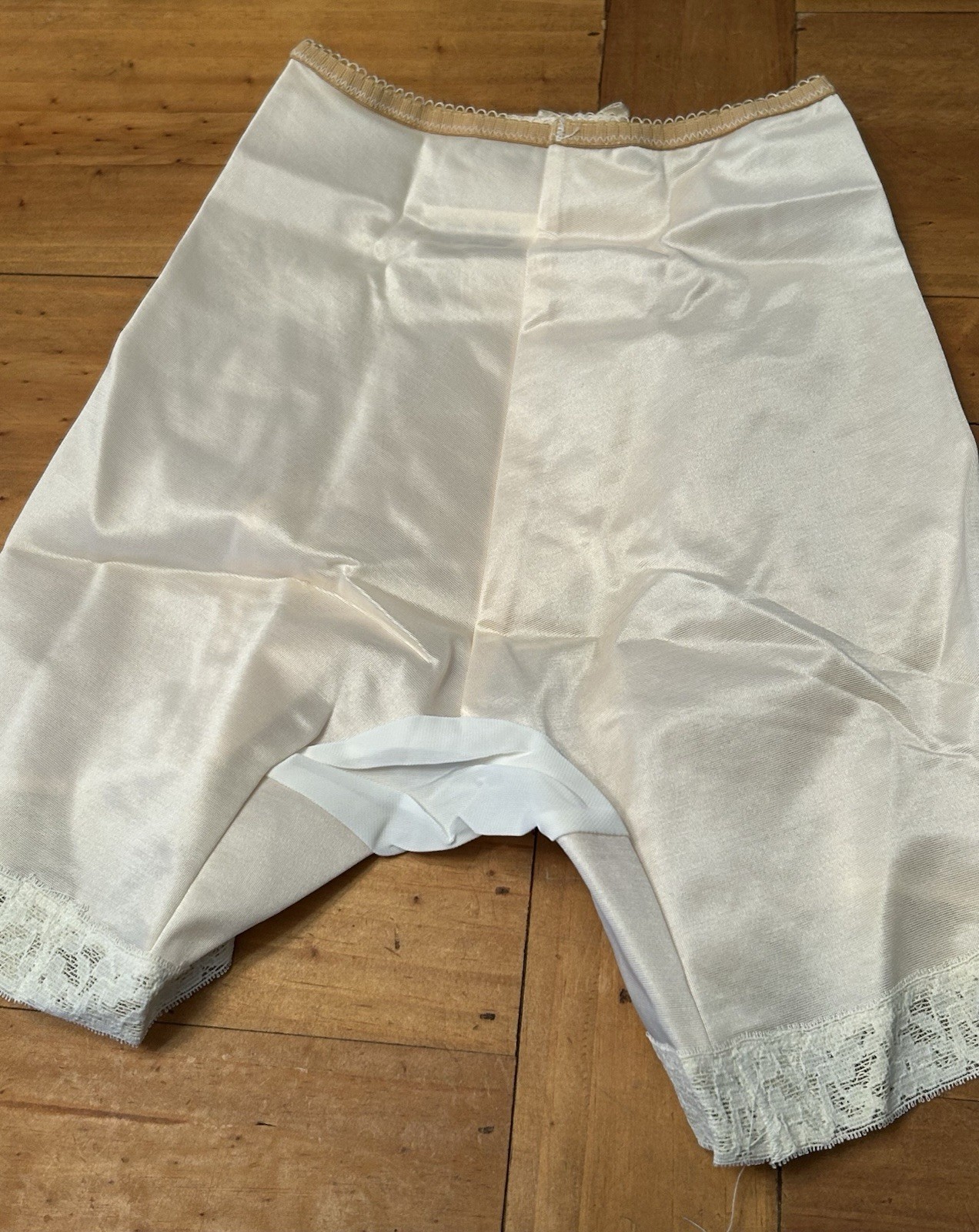 Vintage Exquisite Form Shape Maker Girdle Small Regular Length NOS