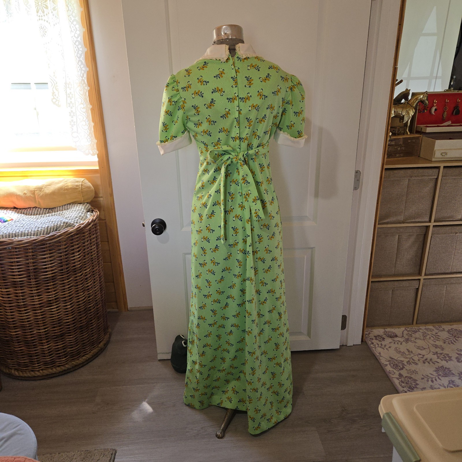 Vintage 70s Floral Bird Collared Maxi Dress, SIZE M, See Description
