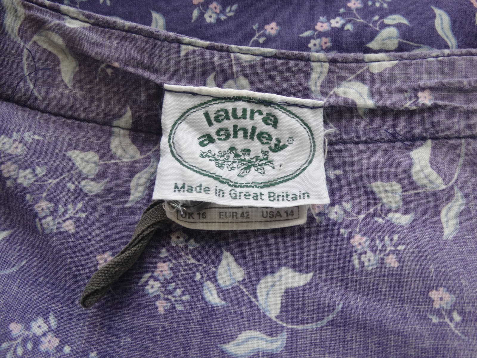 Vintage 80s Laura Ashley Floral Prairie Dress US 14 casual midi unlined, cotton