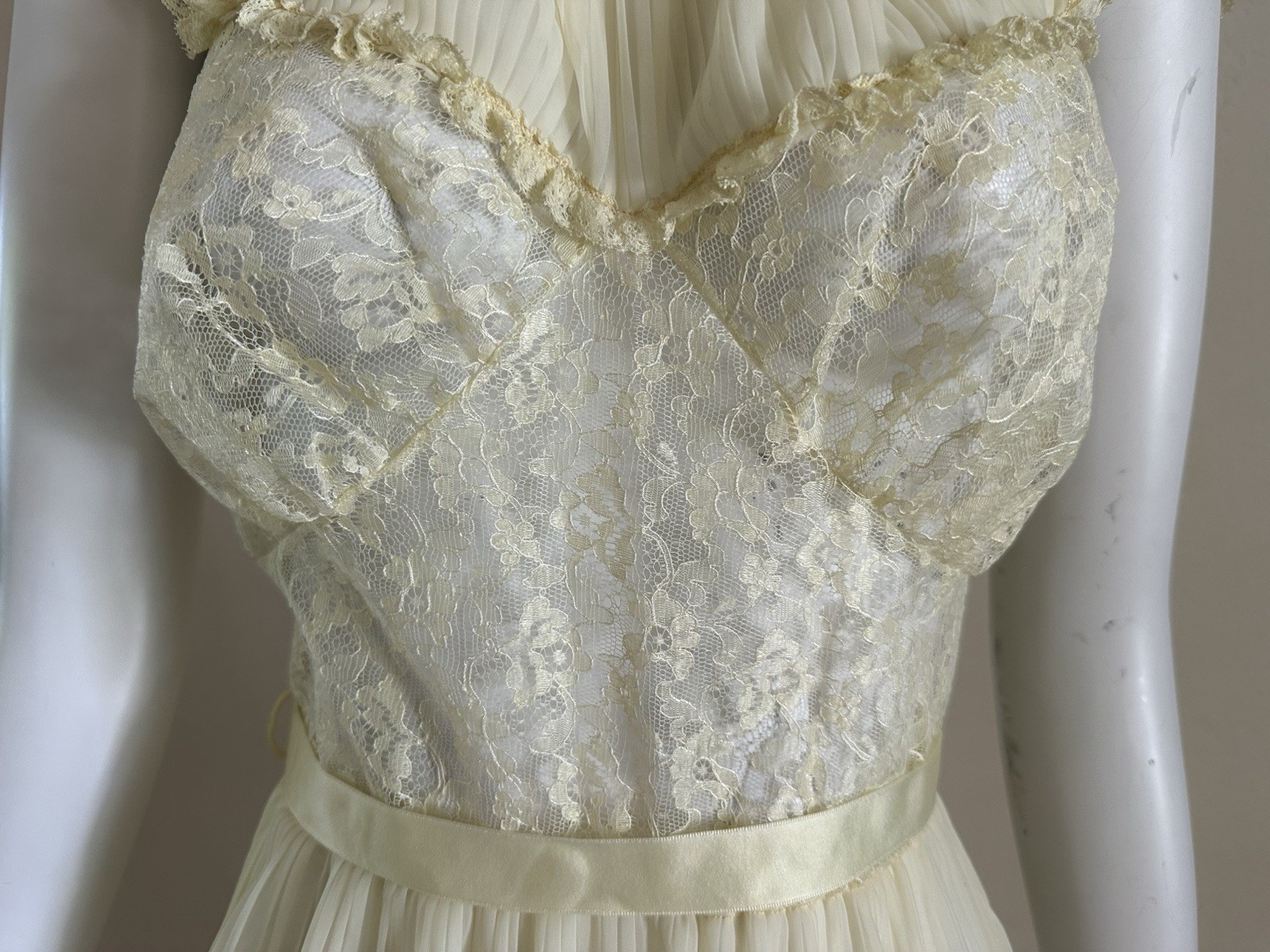 1970s Edwards Yellow Lace Nylon Gown Pleated Prairie Romantic Maxi Dress VTG