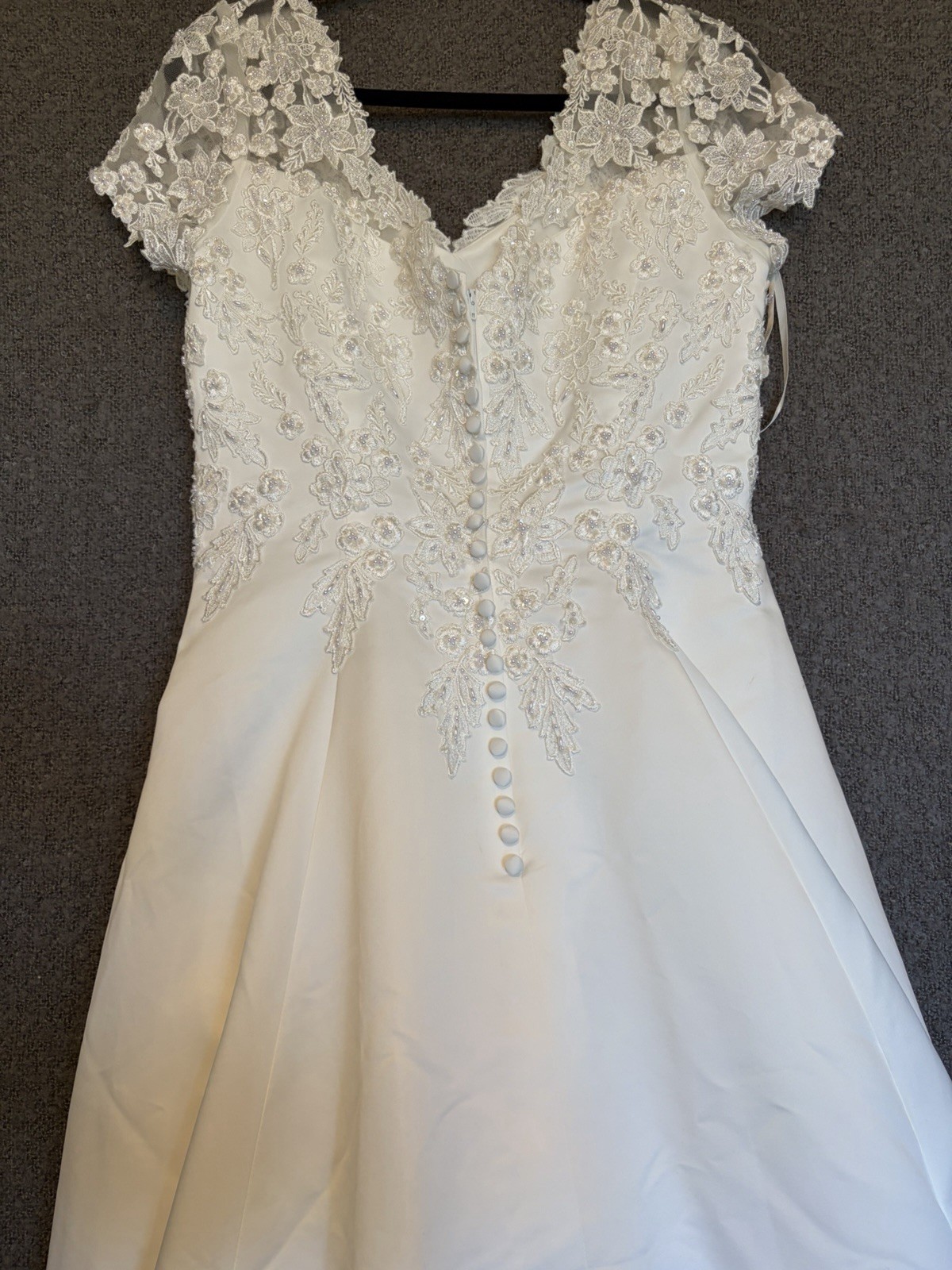 Christina Wu Ivory Lace Appliqué Wedding Dress Size 16 Regular Style 1660-2