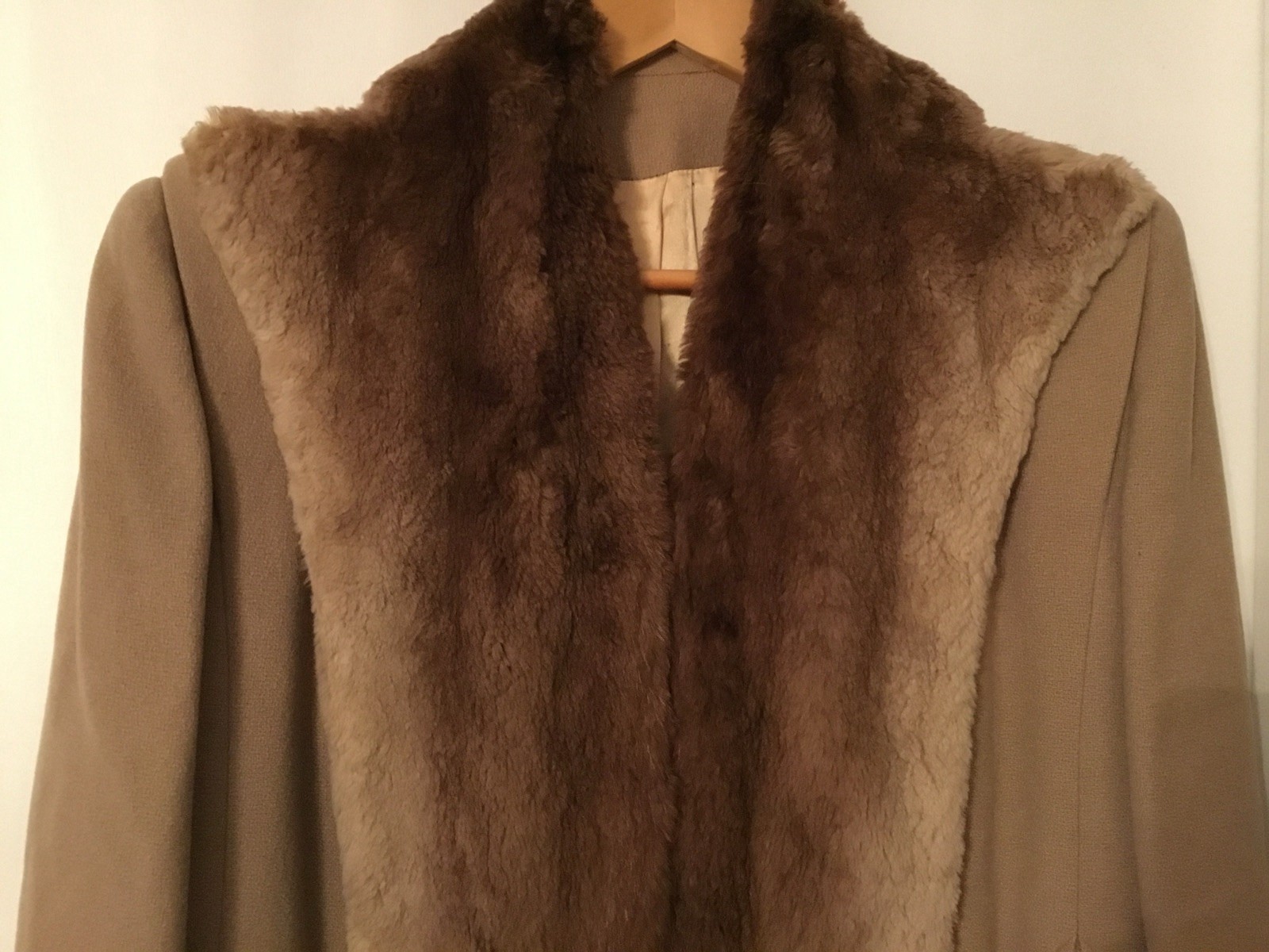 Women&rsquo;s M/P Vintage Wool, Mid Length Coat w/Sheared Beaver Collar,Satin Lining