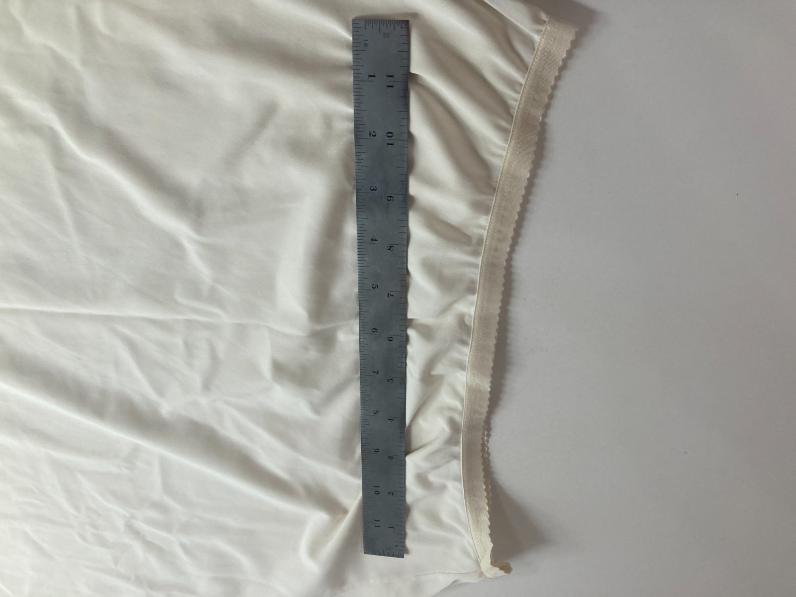 Vintage Half Slip off white Shadowline size Medium nylon Everyday
