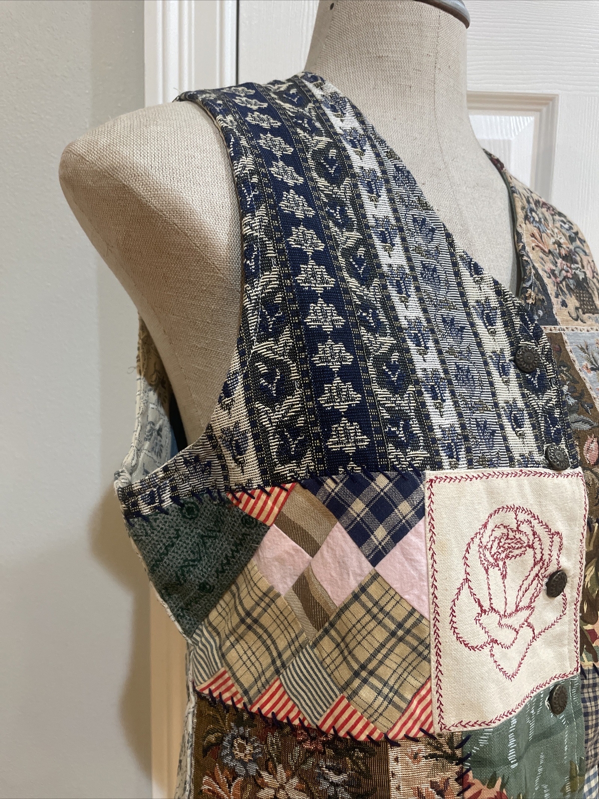 Vintage River Wearable Art vest Patchwork Floral Plaid 100% Cotton Lined M nwts