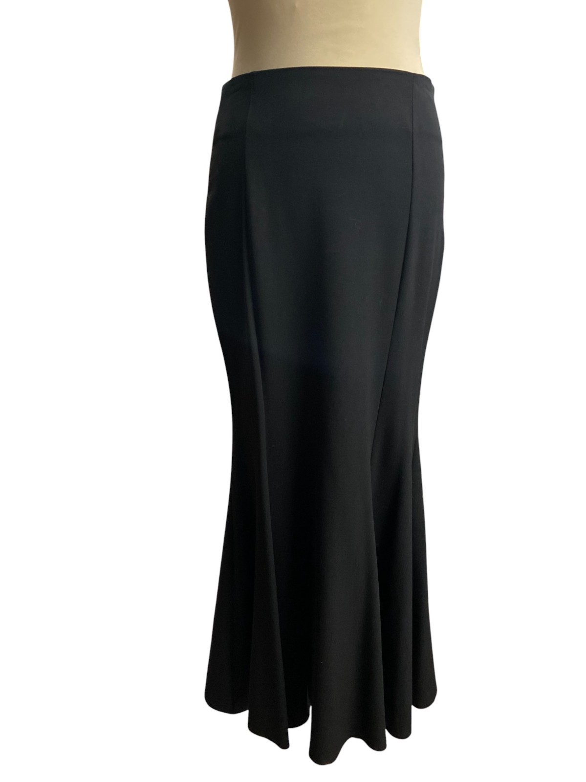 Women&rsquo;s Vintage Midi black Skirt by Lirondel | fluted hemline | Size EU 40