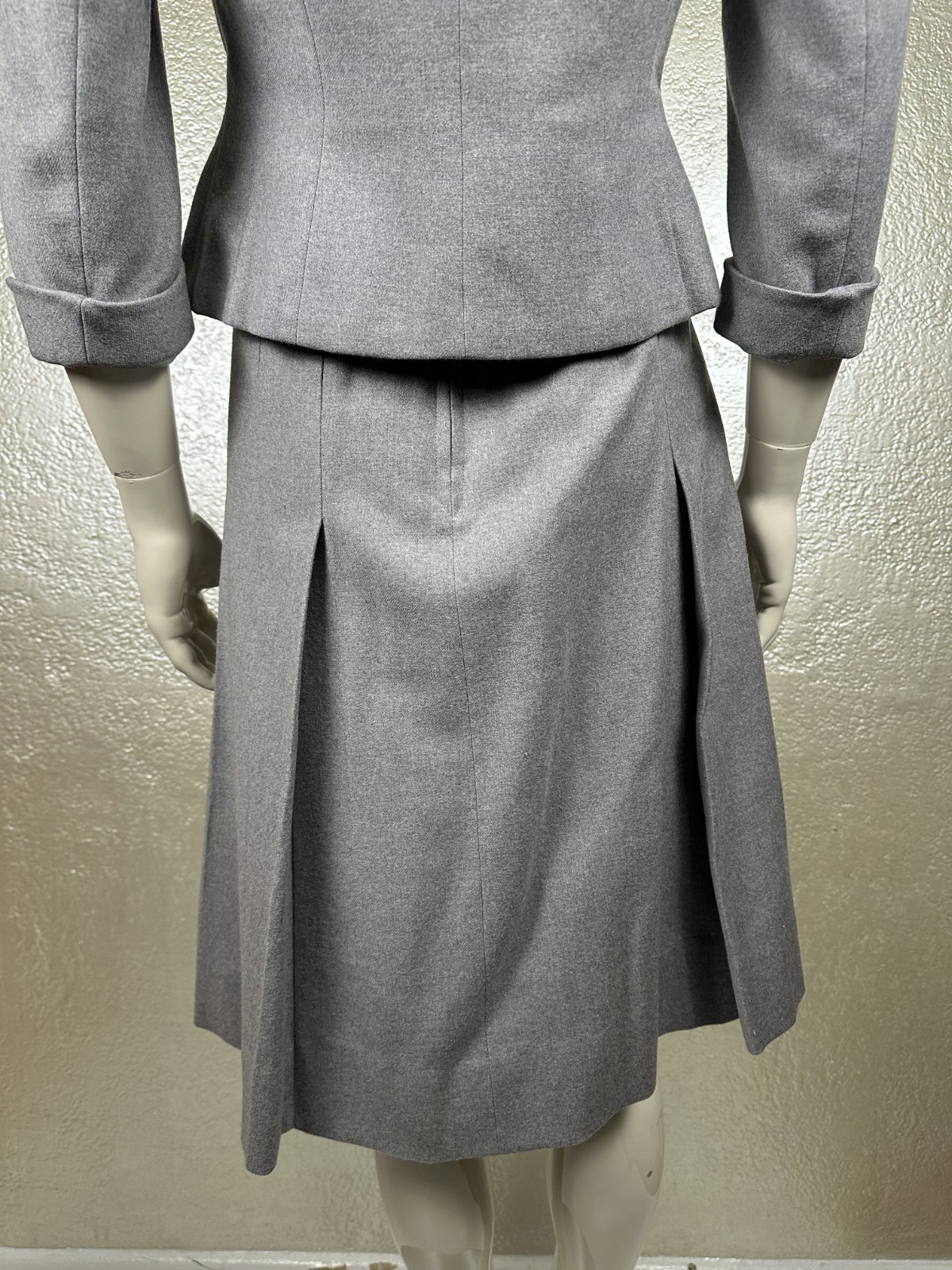 Vintage 1940s-1950s Ladies LIPMAN WOLFE & CO. Gray Wool Two Piece Skirt Suit Set