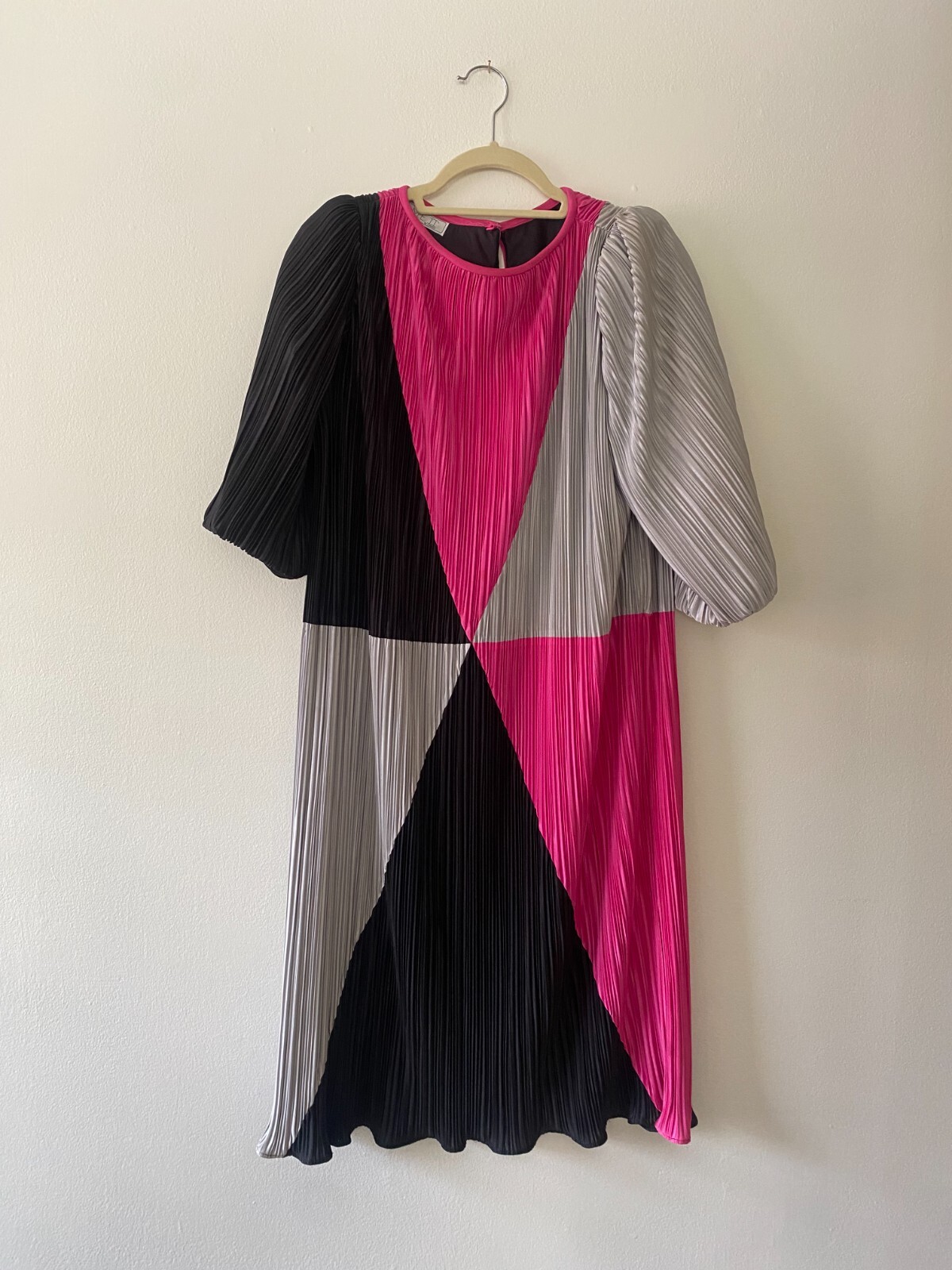 Vintage 1980s M.E. II by Lucero Pink Black & Grey Pleated Diamond Dress Dynasty