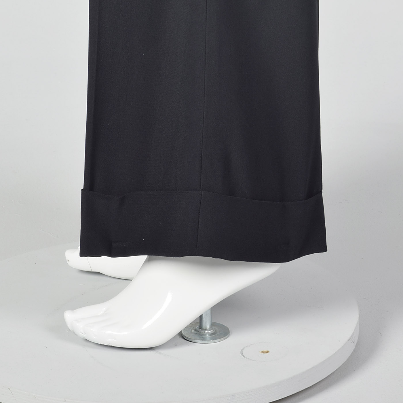 S 2010s Maison Margiela Black Straight Leg Pants Cuffed Hem Trousers Separates