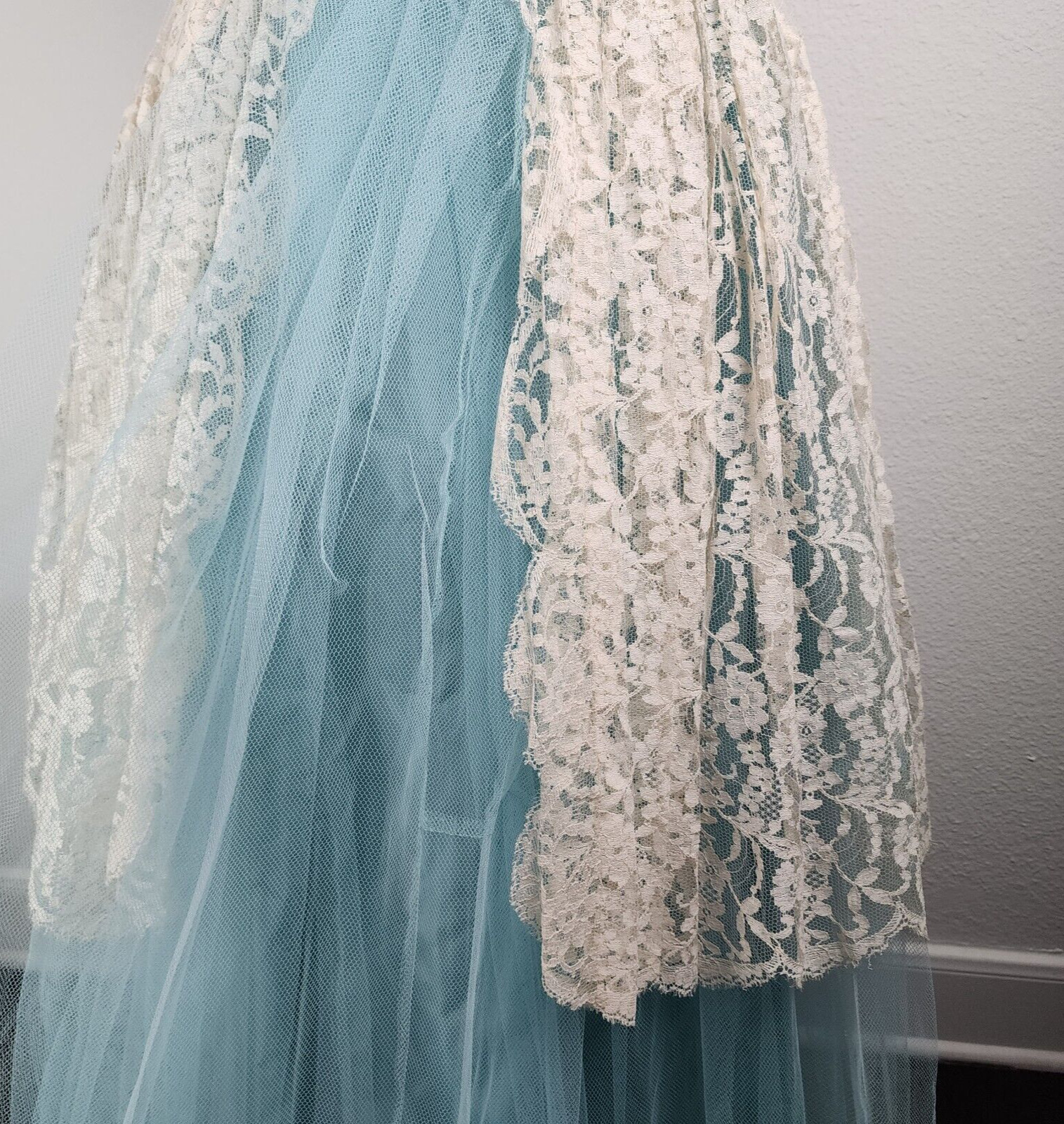 Vintage 1950s Strapless Turquoise Tulle Lace Prom Dress Cupcake Party Talon Zip