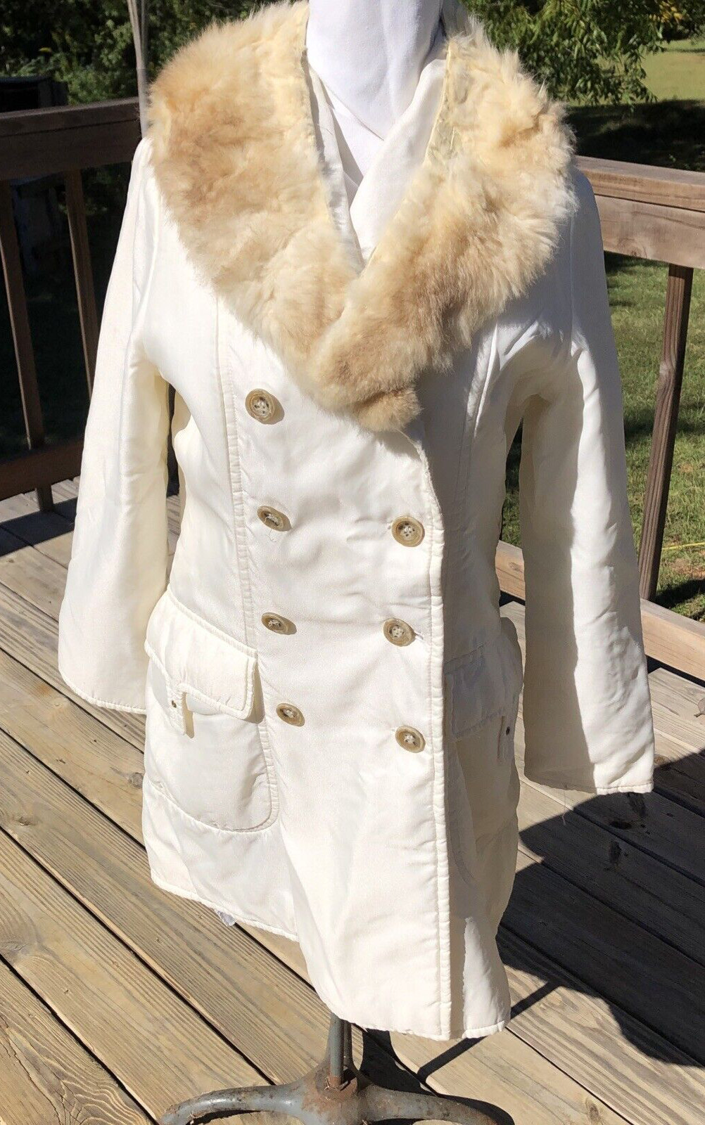 White Stag White Coat Opossum Fur Collar Sz 12 Length 34 inches Long 1970s