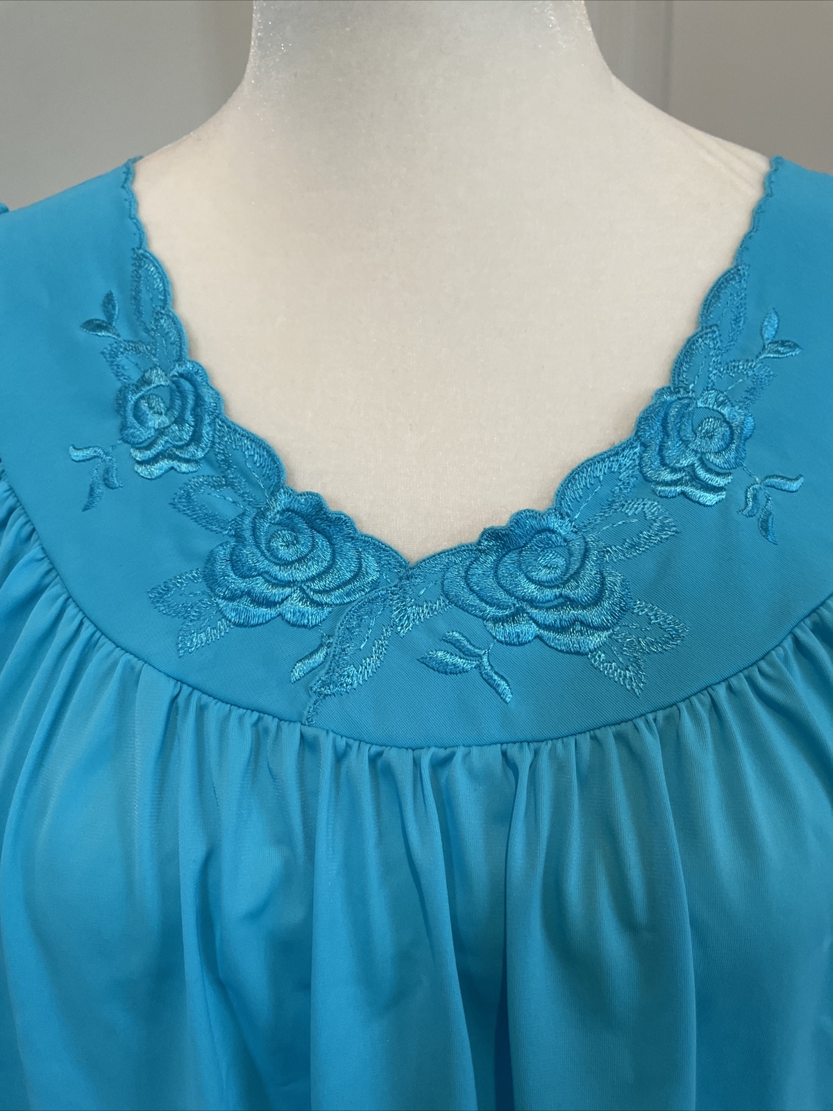 Shadowline Medium Nightgown Aqua Blue Nylon Floral Scalloped Rose Embroidered