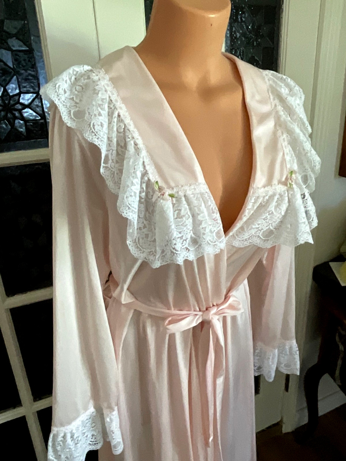 VTG Shadowline Dressing Gown Robe Soft Silky Pink White Lace Trim USA Size Large