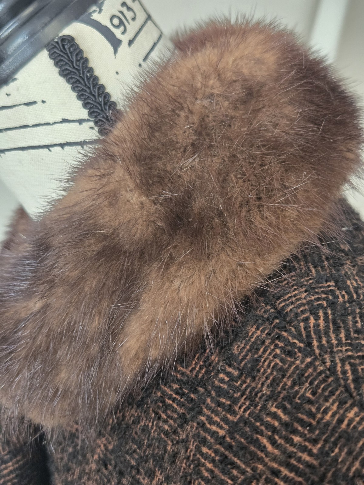 Teed Suit Dark Brown Flecked Wool Jacket With Mink Collar & Pencil Skirt 1960&rsquo;s