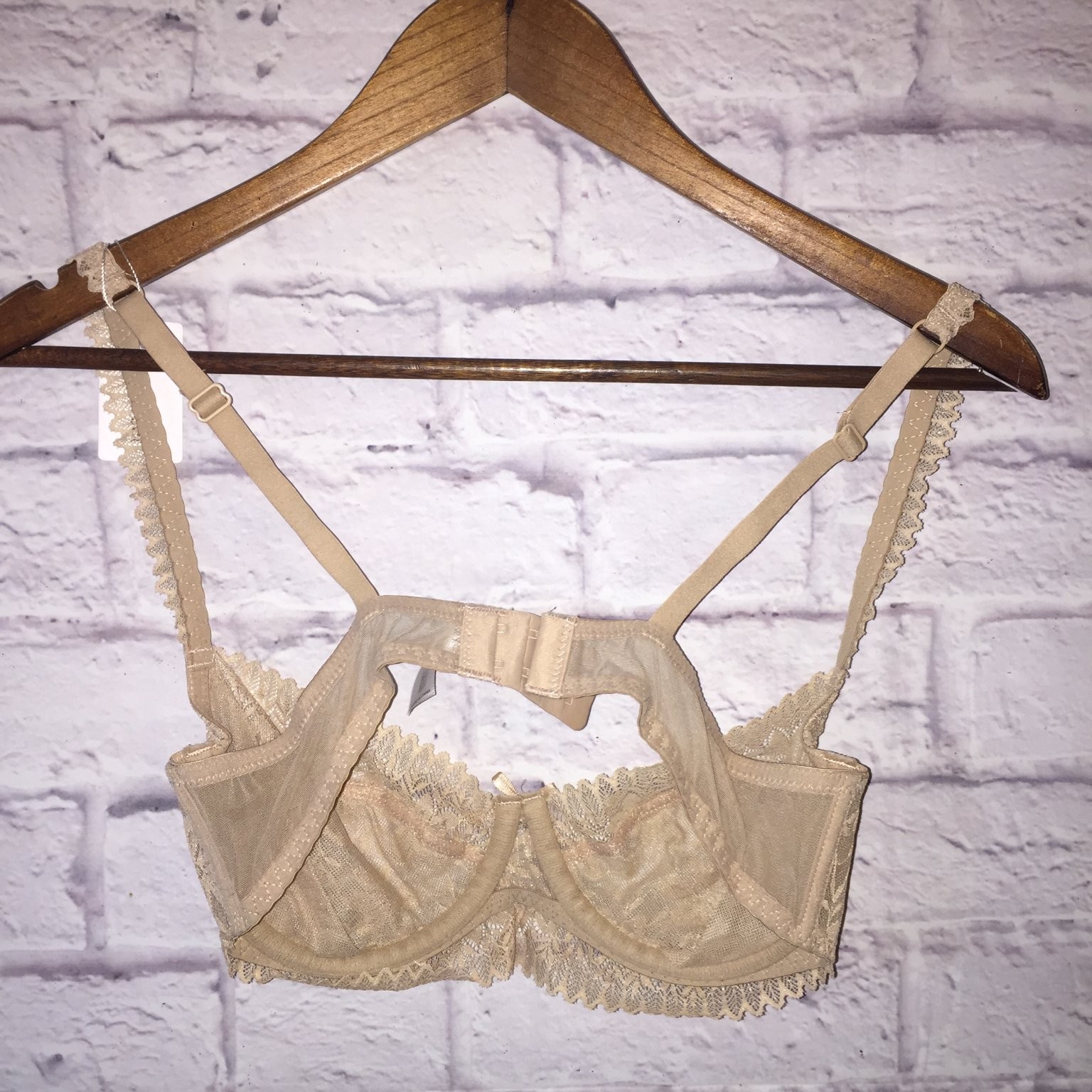 FallSweet Bra 34C Nude Lace Underwire Adjustable Straps Lingerie