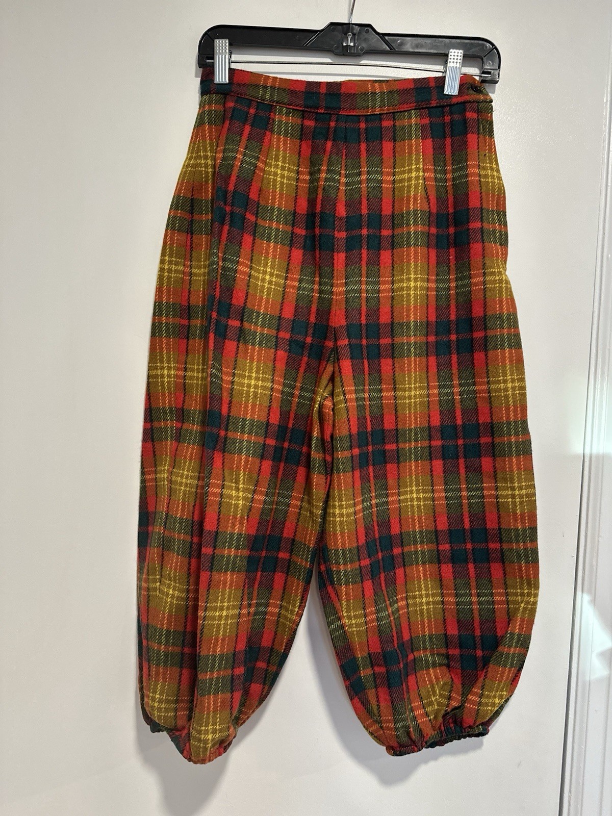 Vintage 1950s Abby Michael Ltd Red Yellow Green Tartan plaid wool golf pants