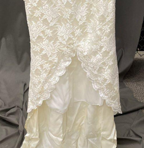 Off White Long Sleeve Lace Sheath Wedding Dress with Pearl Embellishments Sm-Med