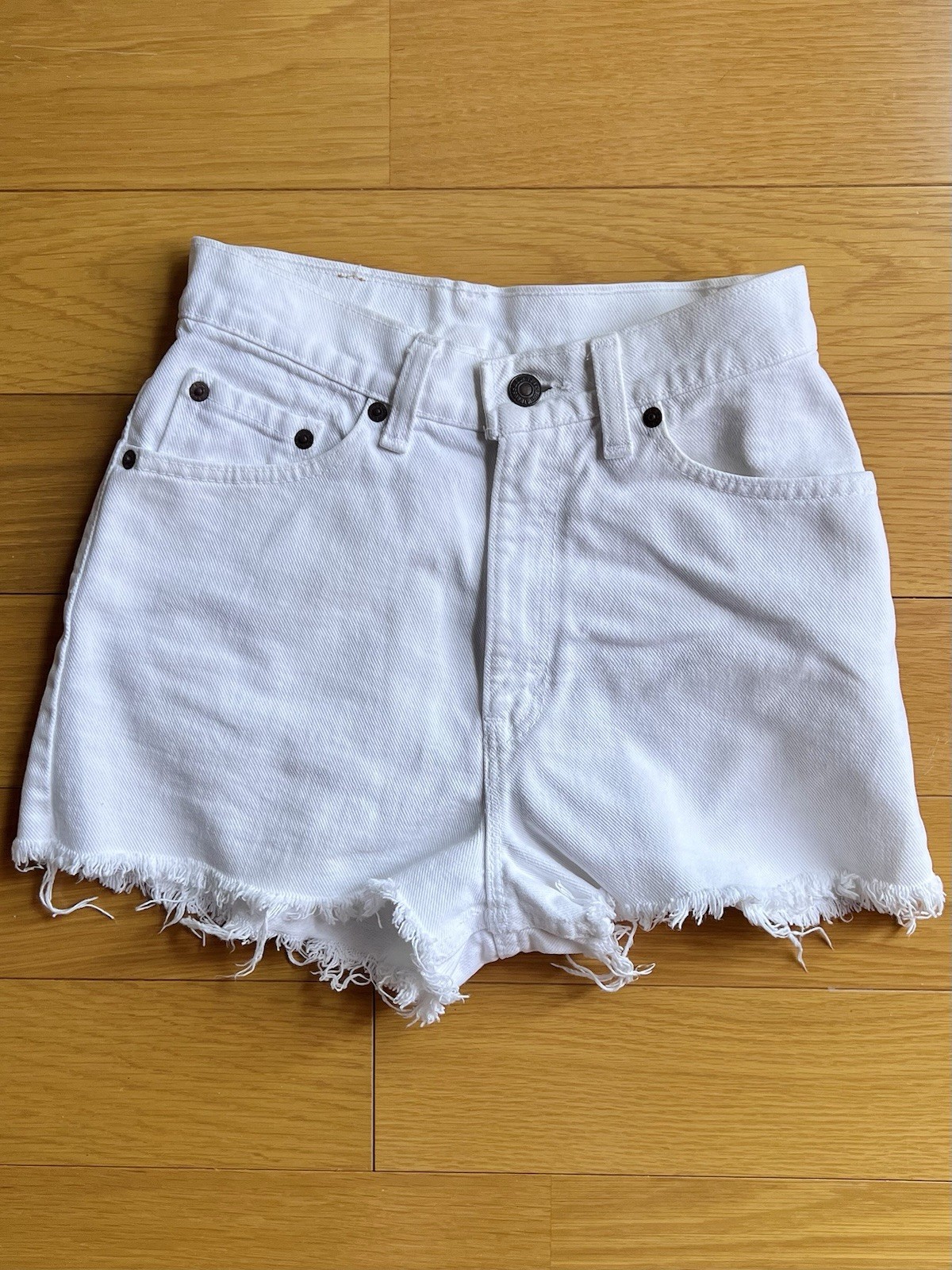 Vintage 80s Levi&rsquo;s 512 White Denim Cut Off Shorts High Rise USA XS 24 Waist