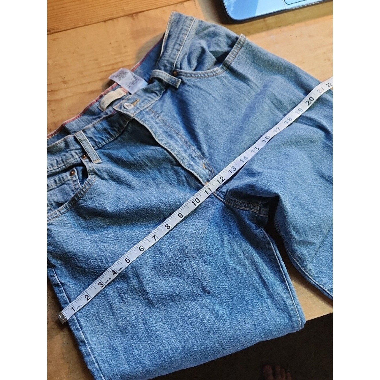 Vtg Womans 550 Levi Medium Blue Straight Leg Women&rsquo;s Jeans. Sz 12M