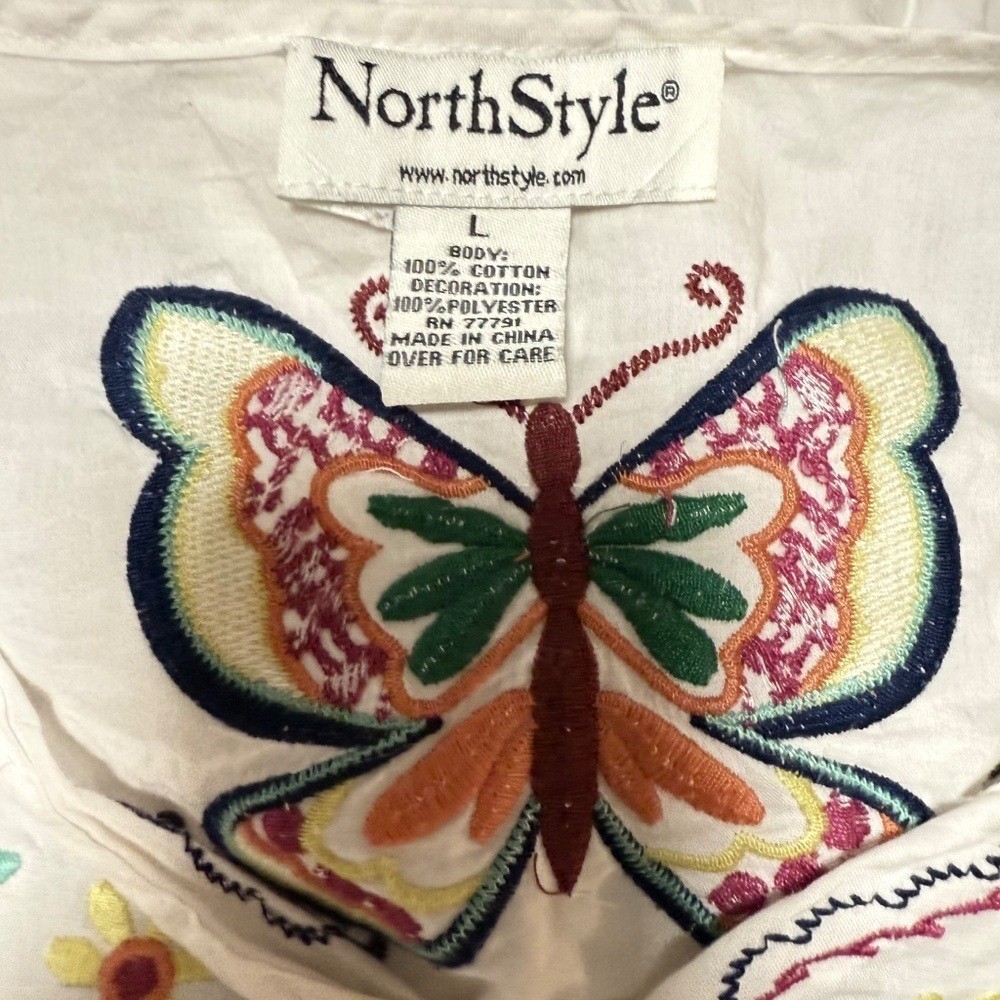 North Style Embroidered Blouse SZ Large Floral Coastal Hippie Boho Nostalgia