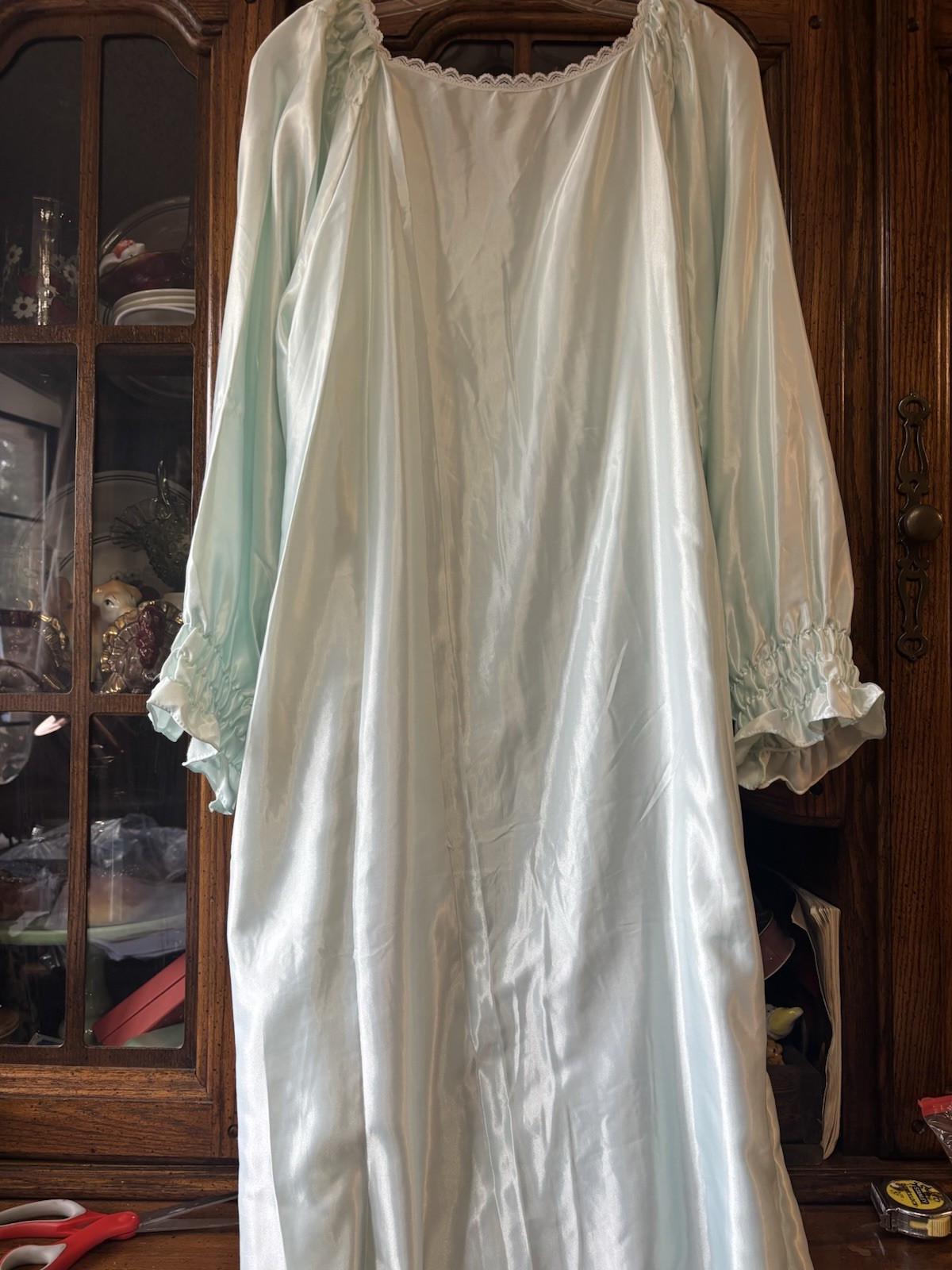 Vintage 80’s Ilise Stevens Women’s Satin Nightgown Delicate Embroidery Large