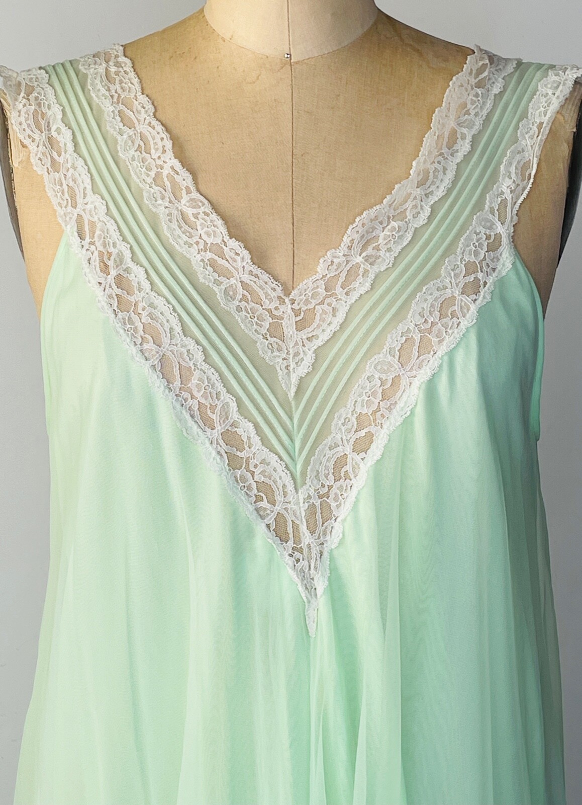 VTG WARD&rsquo;S MINT GREEN GODDESS CHIFFON&LACE FULL SWEEP NIGHTGOWN NEGLIGEE*S/M