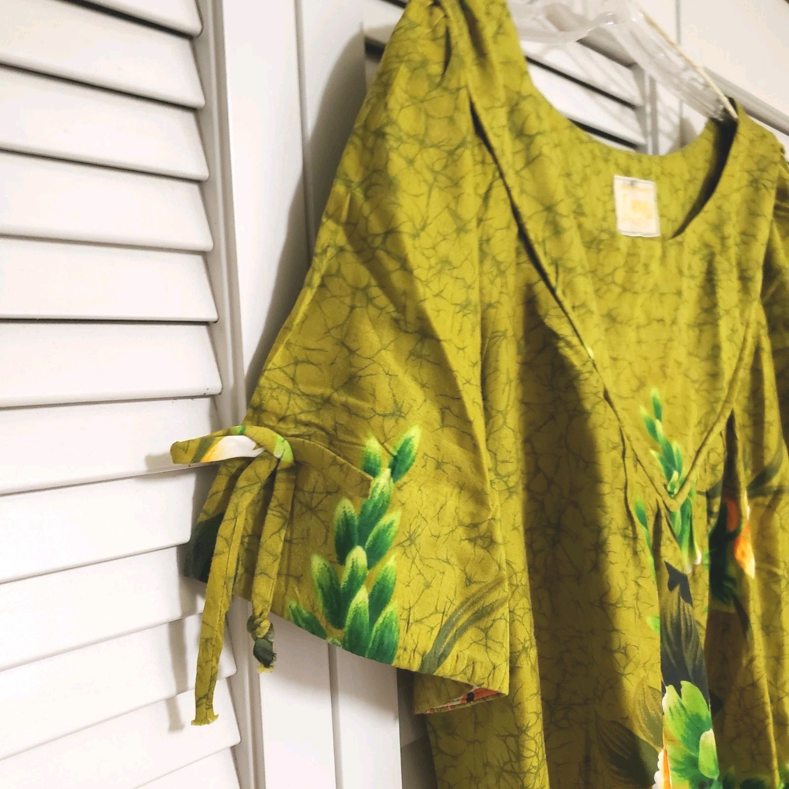 Vintage REEF Hawaii Dress 60&rsquo;s Cotton Green Floral Pleats Muumuu 46&Prime; Bust EUC