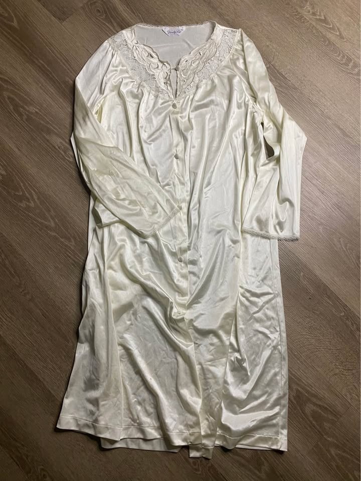 Vintage Vanity Fair Buttery Yellow Nylon Nightgown Robe – Cottagecore Medium