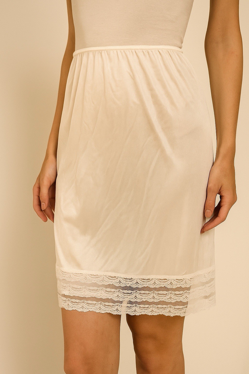 Vintage Melody Ivory Half Slip Medium 3-Tier Lace Hem Nylon 70s 80s USA