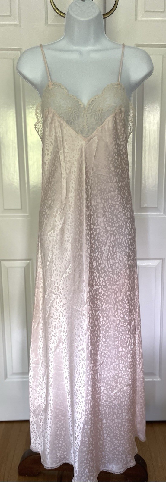 VTG &rsquo;80s Georgette Trabolsi – Medium- Chemise Nightgown -Blush Pink Cream Lace
