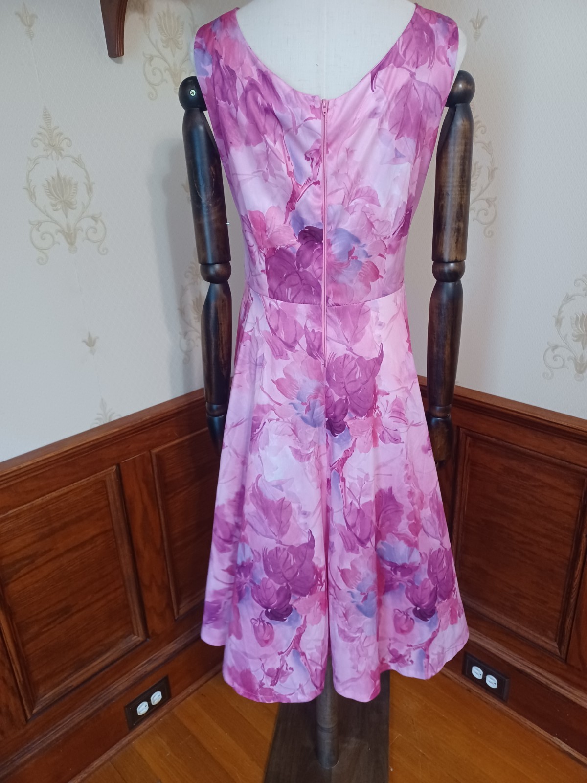 Vintage 1960s/70s Pink Pastel Romantic Mod Garden Party Watercolor Floral Dress