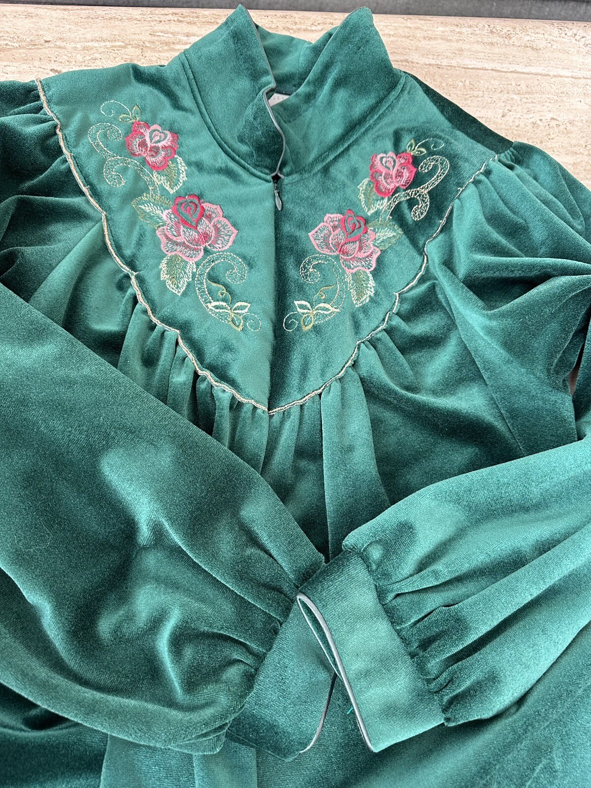 EUC Vtg Gilligan O’Malley Green Velour Made USA M 12-14 Embroidered Floral Zip