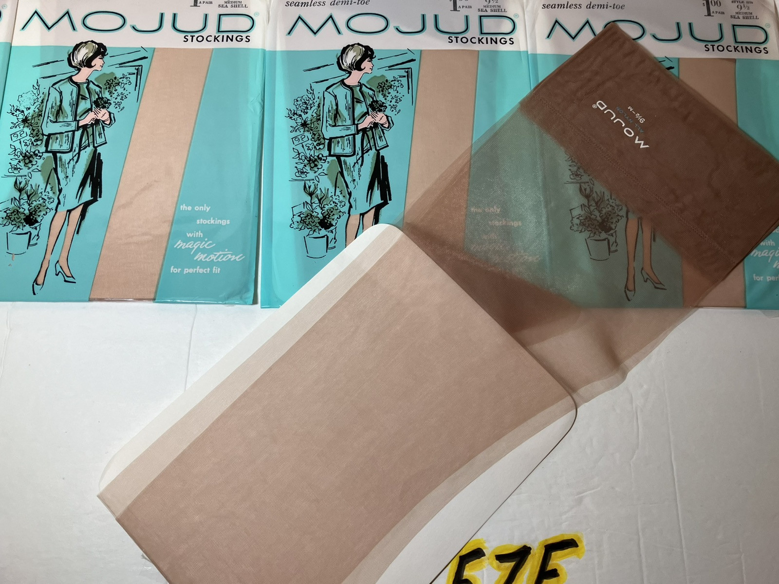 5 Pair VTG FLAT KNIT MOJUD MAGIC MOTION NYLON STOCKINGS GARTER HOSIERY 9 1/2×32”