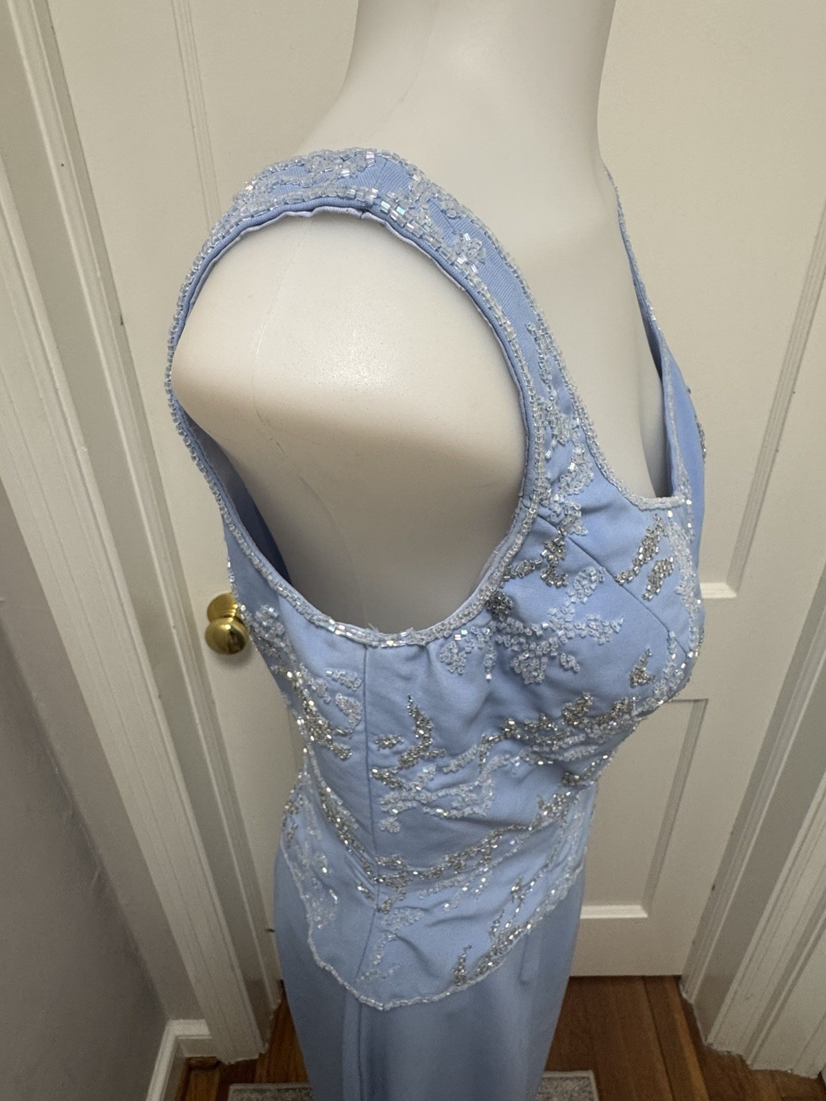 Jean De Lys Periwinkle Blue Sequin Embellished Column Gown Evening Formal Size 6