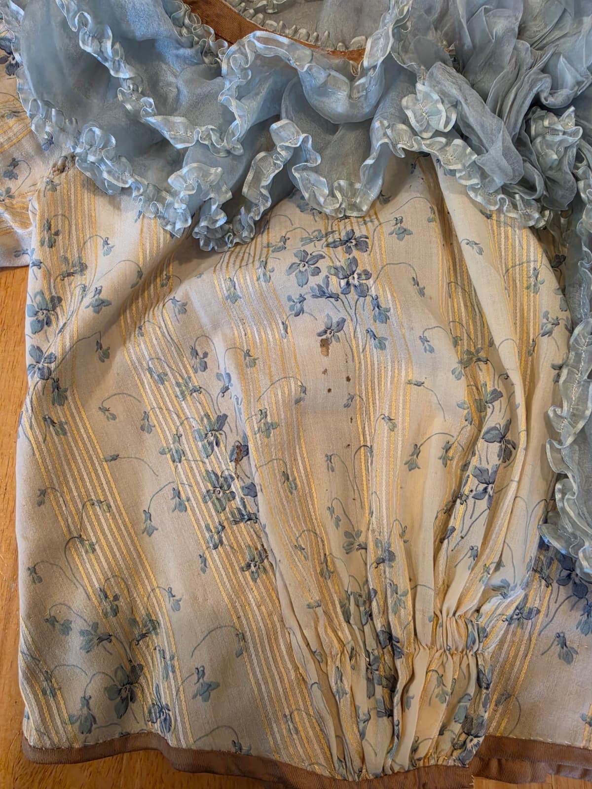 VICTORIAN VIOLET + CREME PRINT 2 PC DRESS W VOILET SILK MOIRE RUFFLES + TRAIN