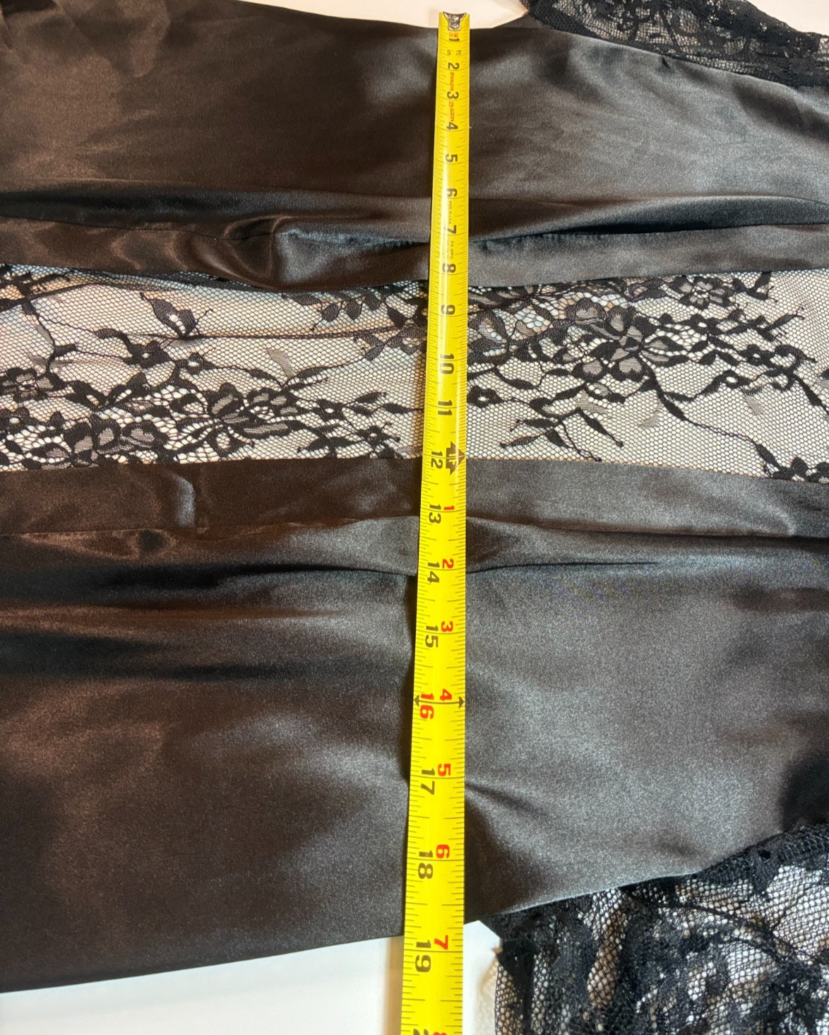 Long BLACK LACE ROBE Medium SWEEP WRAP POINT Hem Sleeve GOTH Open Front Duster