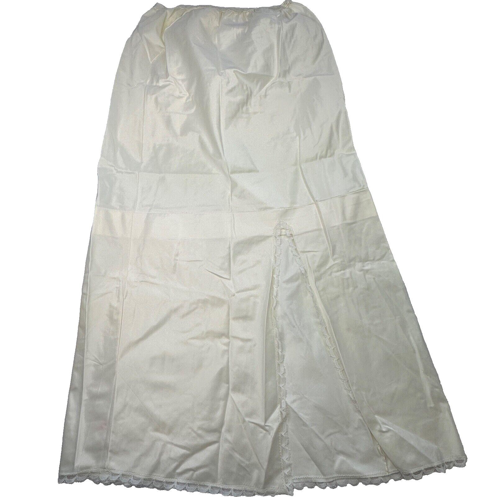 Pinehurst Womens Half Slip Size Small Made In USA Cream Nylon Lace Knee Length