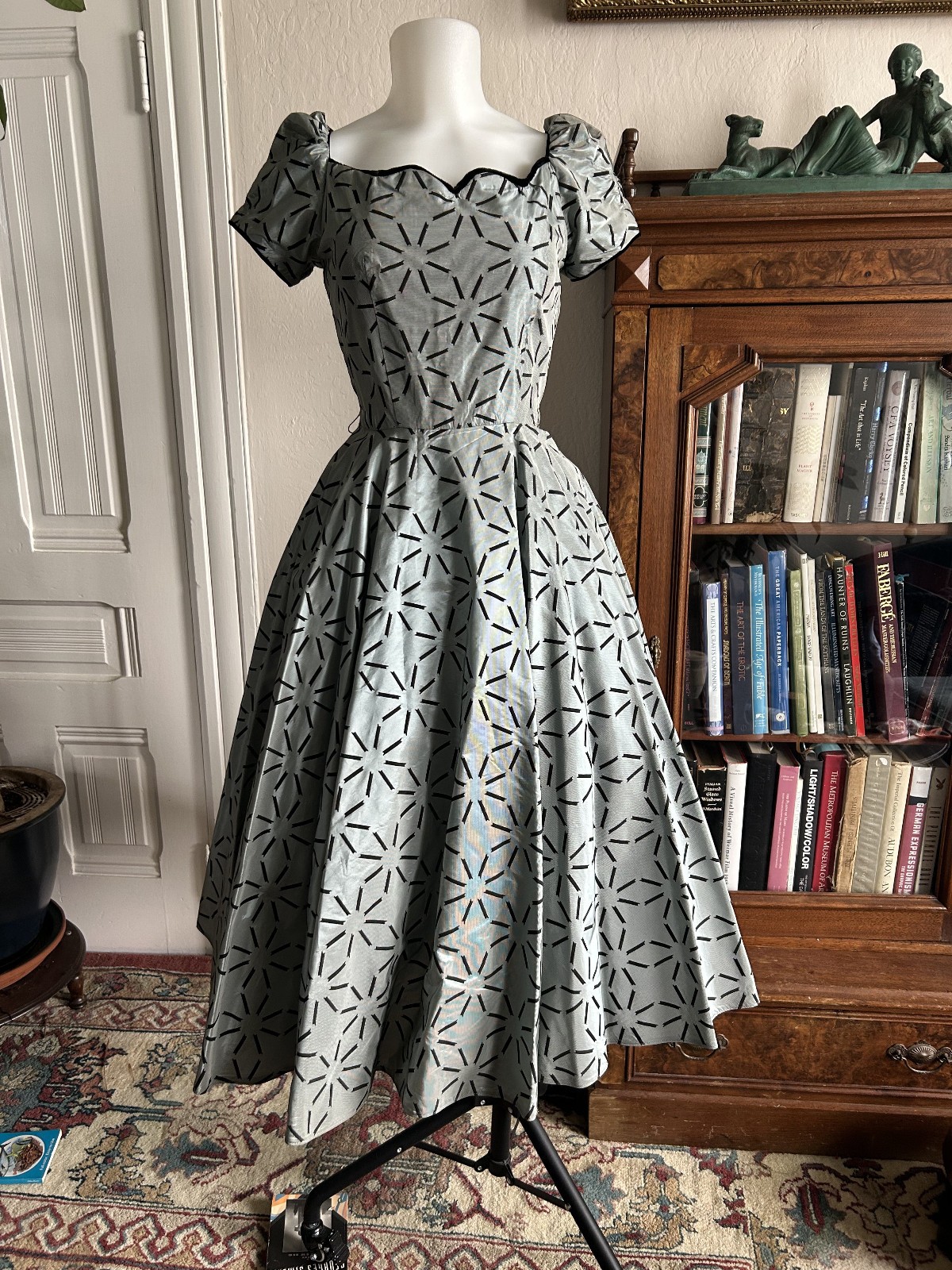 Vintage 1950s Blue Formal Tea Dress Shiny Print Sweetheart Full Skirt Flare XS S