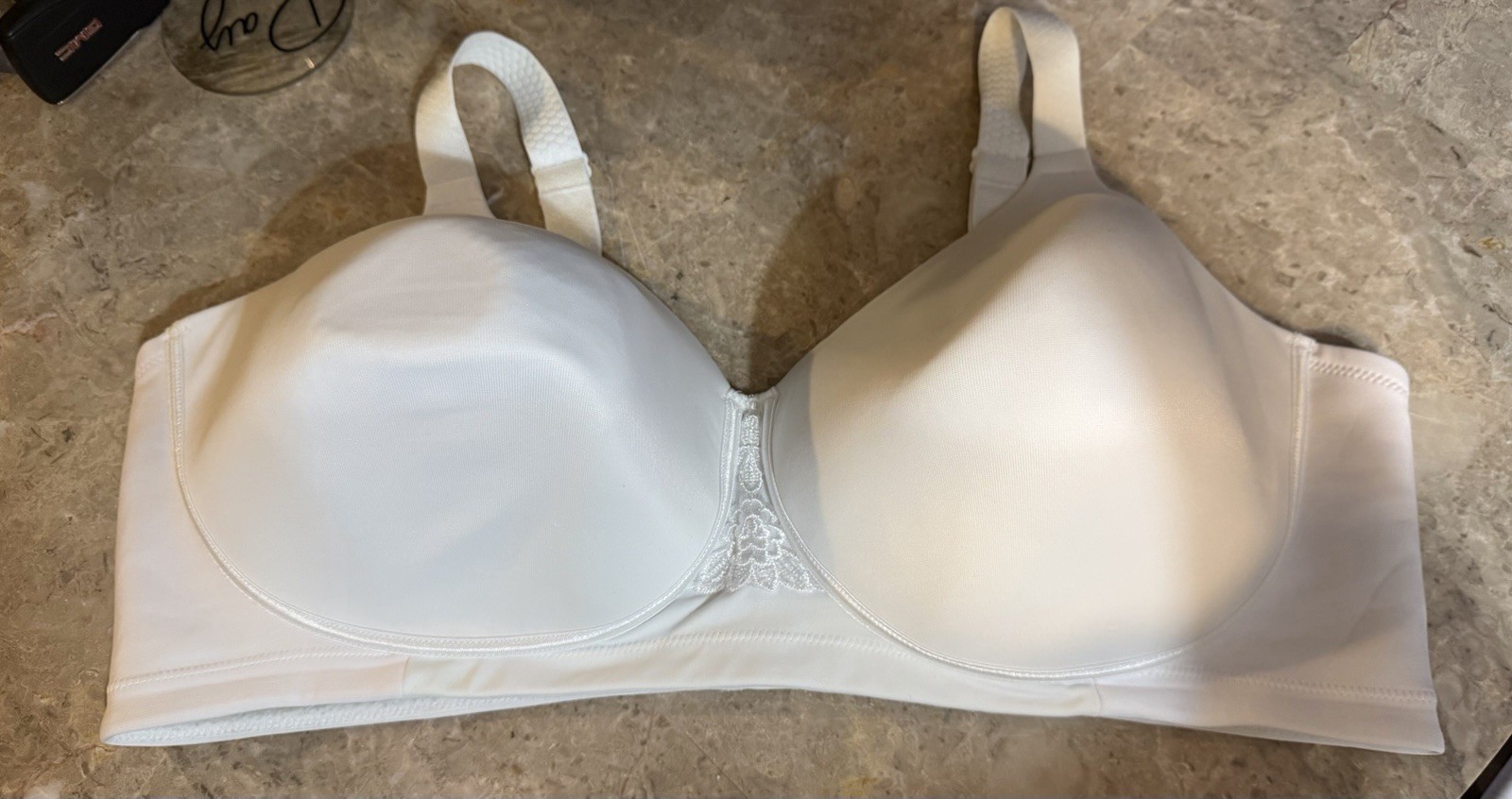 VINTAGE VANITY FAIR BRA! 44DD. WHITE
