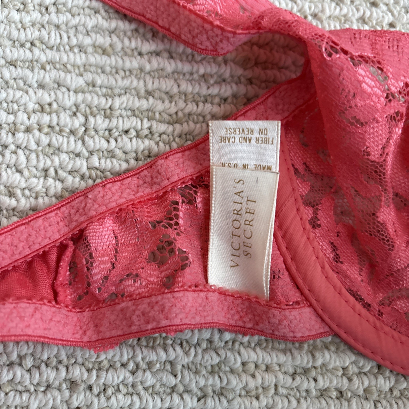Vintage Victoria&rsquo;s Secret Gold Label Bra 32A Made in USA Pink Lace Underwire