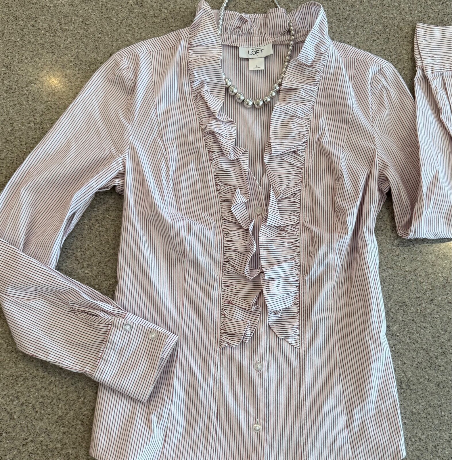 LOFT ANN TAYLOR Vtg Y2K Ruffle Front Burgundy Pinstripe Tailored Blouse Sz 6