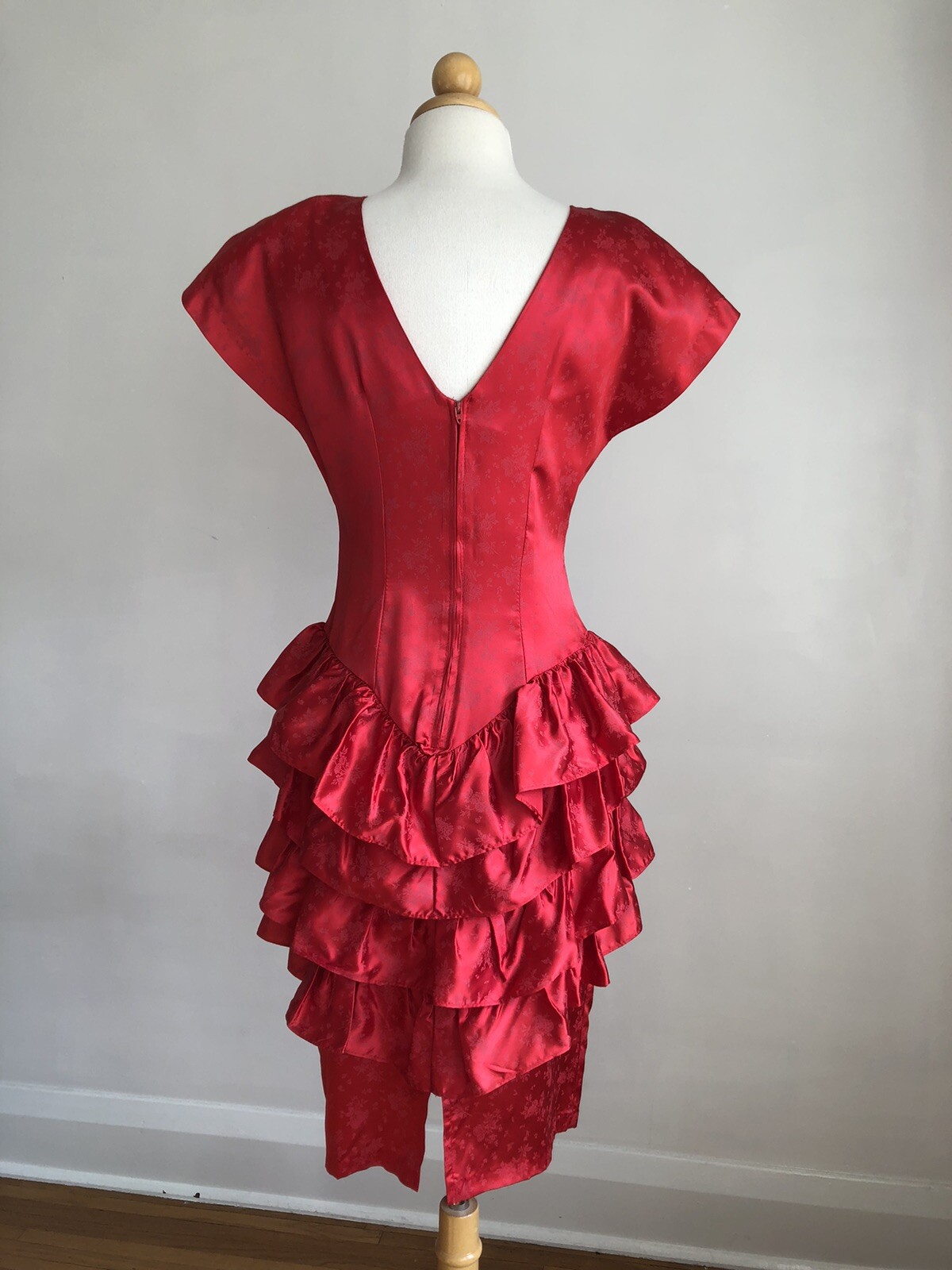 STUNNING VTG Red Silky Satin Ruffles Cap Sleeve Peplum Dress SZ 5/6