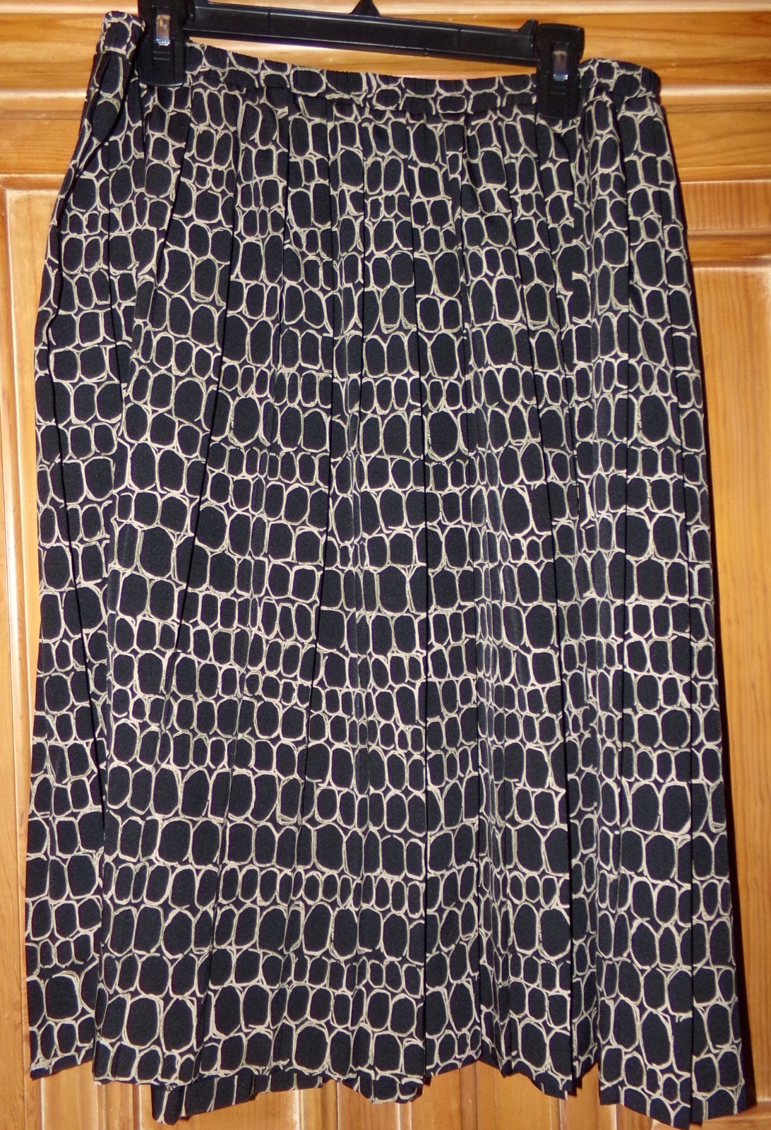 Vtg. Leslie Faye Womens Size 16 Black Khaki short sleeve Top & Skirt Suit Scarf