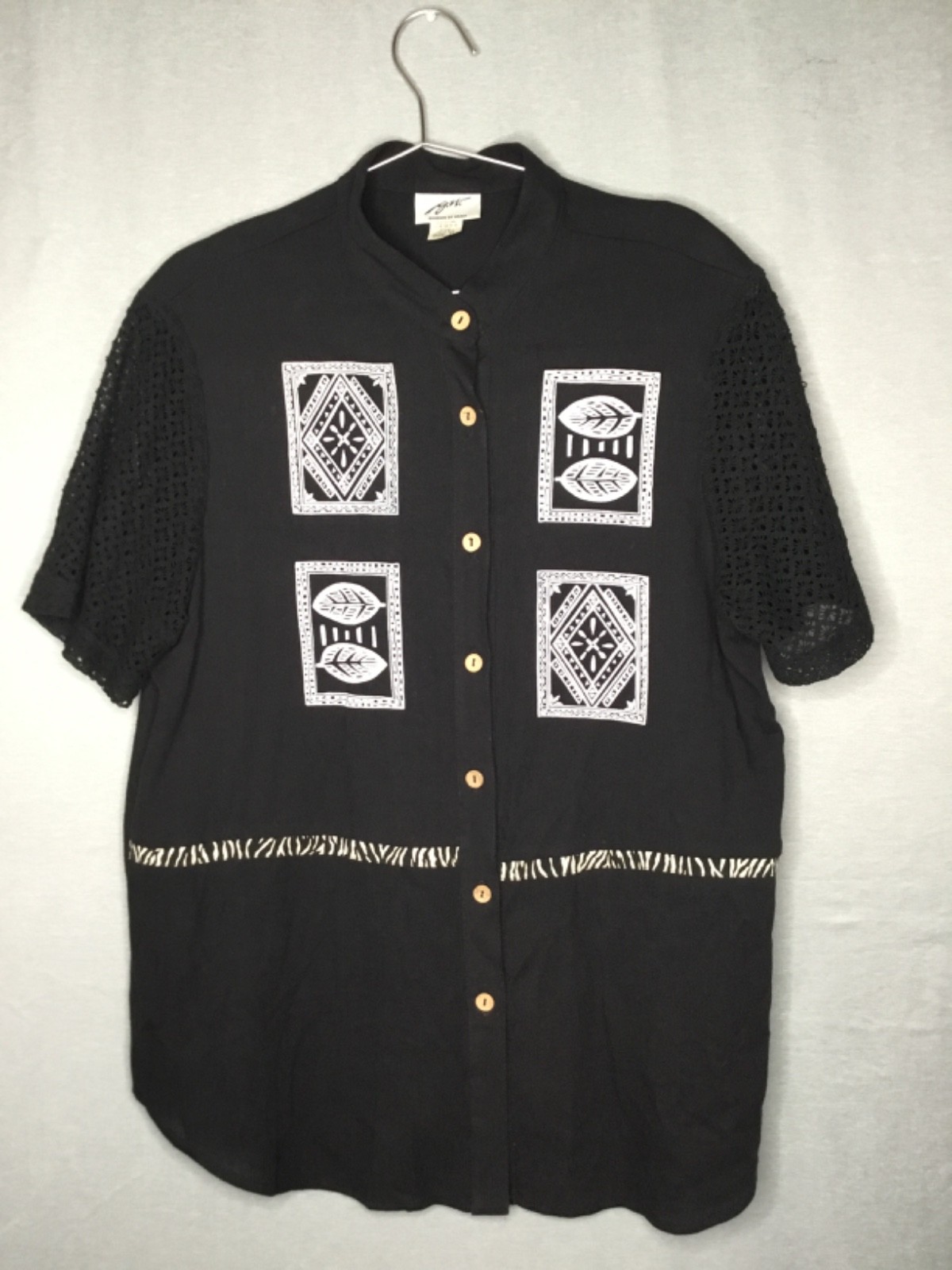 G.W. DIVISION OF GRAFF WOOD BUTTONS BLACK SHIRT SIZE XL